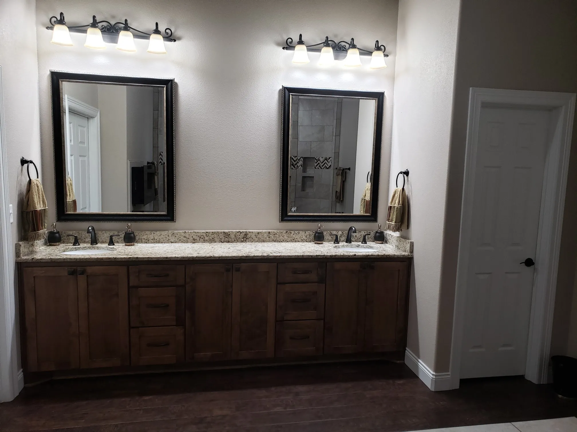 Single Family Residence For Sale in Bowie County , 6727 N Hills Drive, Texarkana, Texas 75503, 4 Bedroom, 4 Bathroom, 2 Garage spaces, 2,620 Sqft, built in 2022, Price $755,000, mls#21291697, Real Estate Agent in Texarkana, Homes For Sale in Bowie county, Homes For Sale in Texarkana, Realtor in Texarkana Texas, Real Estate Brokerage Independent Realty Texas, Luminita Cordes Realtor