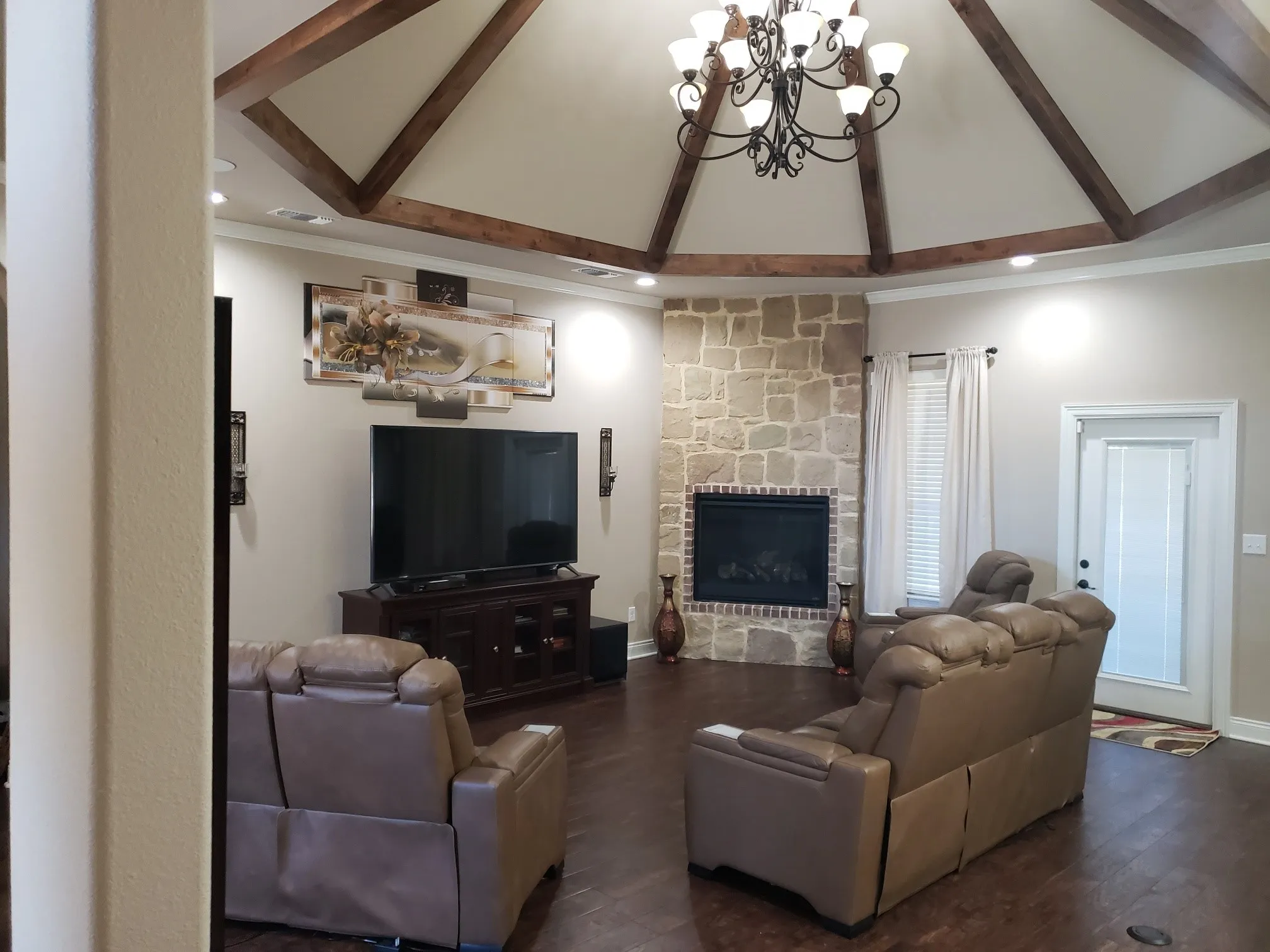 Single Family Residence For Sale in Bowie County , 6727 N Hills Drive, Texarkana, Texas 75503, 4 Bedroom, 4 Bathroom, 2 Garage spaces, 2,620 Sqft, built in 2022, Price $755,000, mls#21291697, Real Estate Agent in Texarkana, Homes For Sale in Bowie county, Homes For Sale in Texarkana, Realtor in Texarkana Texas, Real Estate Brokerage Independent Realty Texas, Luminita Cordes Realtor