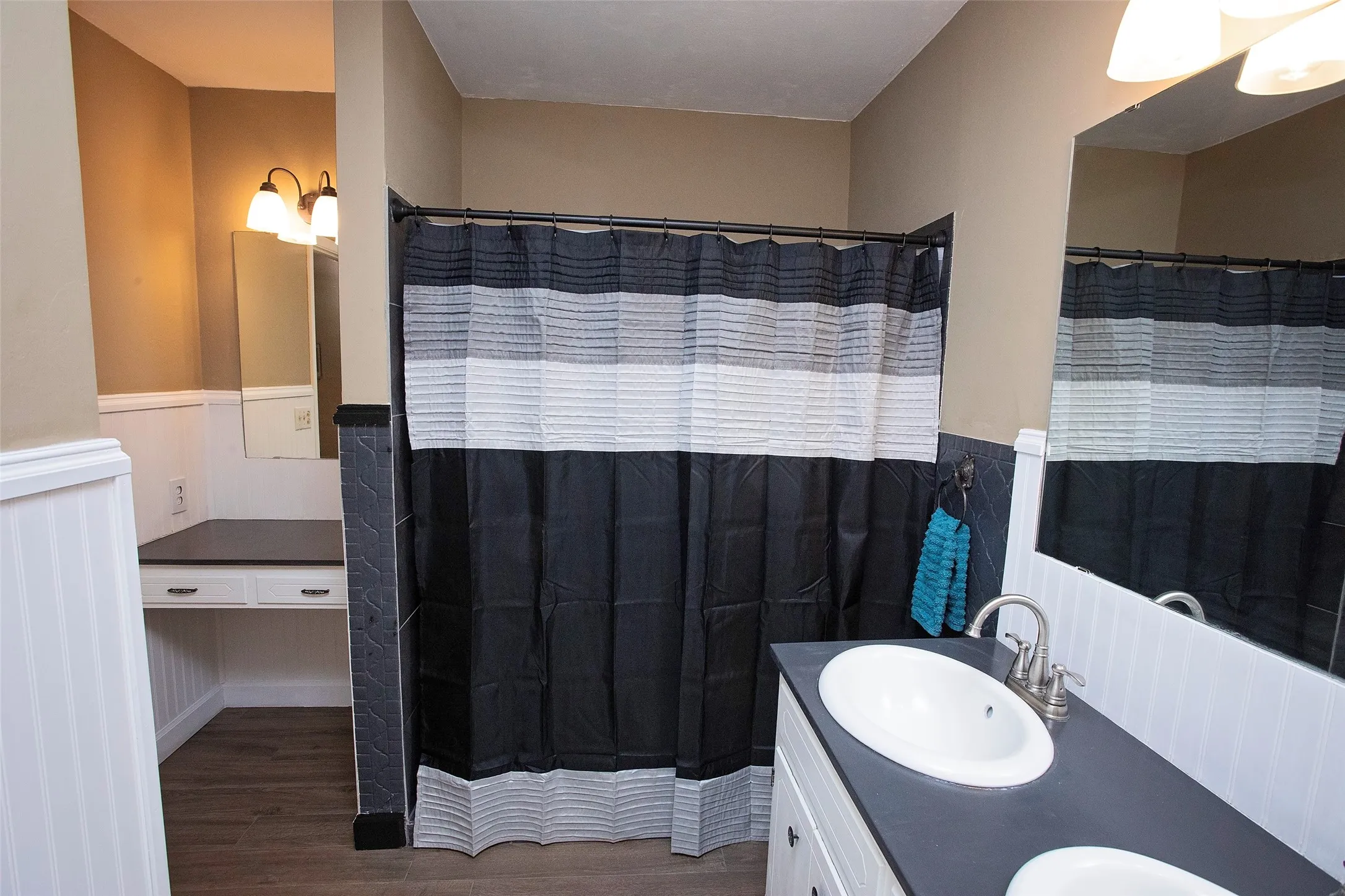 Single Family Residence For Sale in Young County , 1665 US Highway 380 E, Graham, Texas 76450, 4 Bedroom, 3 Bathroom, 1 Garage spaces, 3,224 Sqft, built in 1970, mls#21276477, Real Estate Agent in Graham, Homes For Sale in Young county, Homes For Sale in Graham, Realtor in Graham Texas, Real Estate Brokerage Independent Realty Texas, Luminita Cordes Realtor