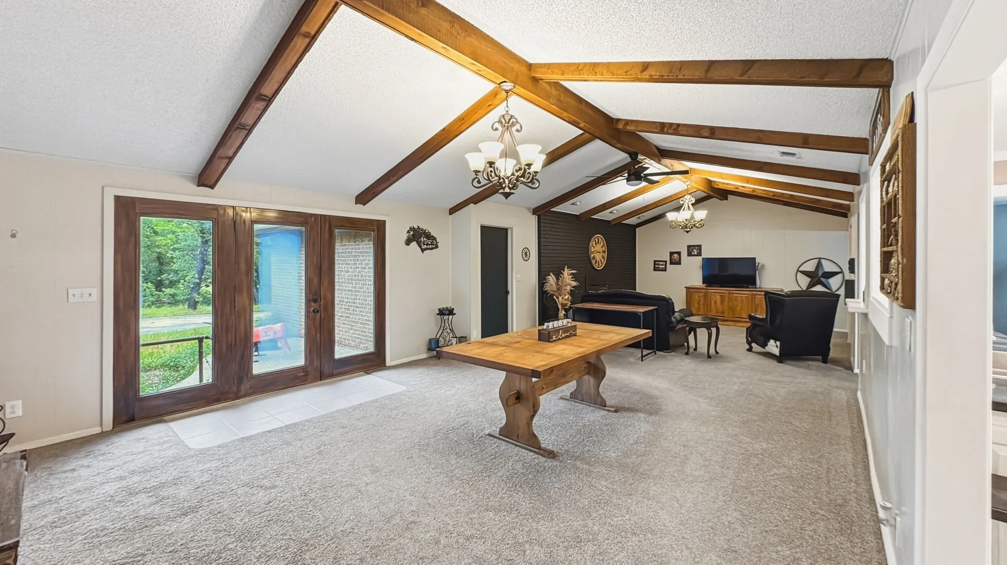 Single Family Residence For Sale in Young County , 1665 US Highway 380 E, Graham, Texas 76450, 4 Bedroom, 3 Bathroom, 1 Garage spaces, 3,224 Sqft, built in 1970, mls#21276477, Real Estate Agent in Graham, Homes For Sale in Young county, Homes For Sale in Graham, Realtor in Graham Texas, Real Estate Brokerage Independent Realty Texas, Luminita Cordes Realtor