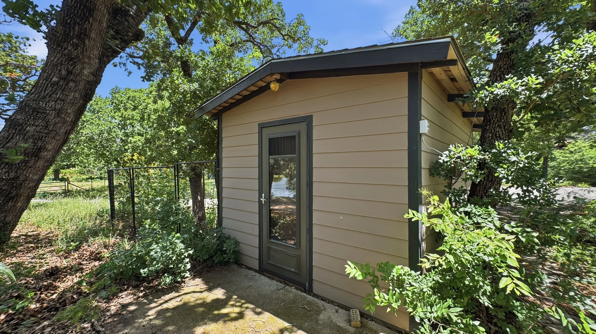 Single Family Residence For Sale in Young County , 1665 US Highway 380 E, Graham, Texas 76450, 4 Bedroom, 3 Bathroom, 1 Garage spaces, 3,224 Sqft, built in 1970, mls#21276477, Real Estate Agent in Graham, Homes For Sale in Young county, Homes For Sale in Graham, Realtor in Graham Texas, Real Estate Brokerage Independent Realty Texas, Luminita Cordes Realtor