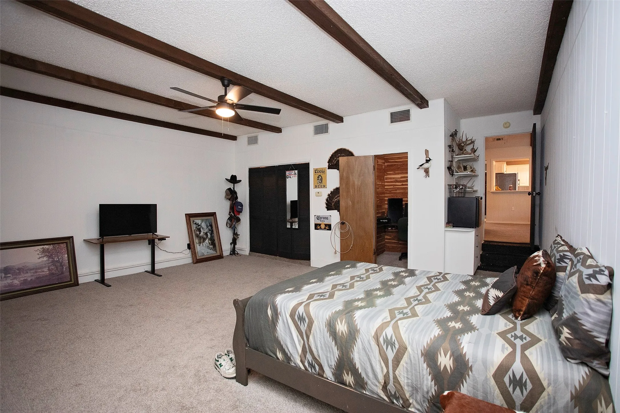 Single Family Residence For Sale in Young County , 1665 US Highway 380 E, Graham, Texas 76450, 4 Bedroom, 3 Bathroom, 1 Garage spaces, 3,224 Sqft, built in 1970, mls#21276477, Real Estate Agent in Graham, Homes For Sale in Young county, Homes For Sale in Graham, Realtor in Graham Texas, Real Estate Brokerage Independent Realty Texas, Luminita Cordes Realtor