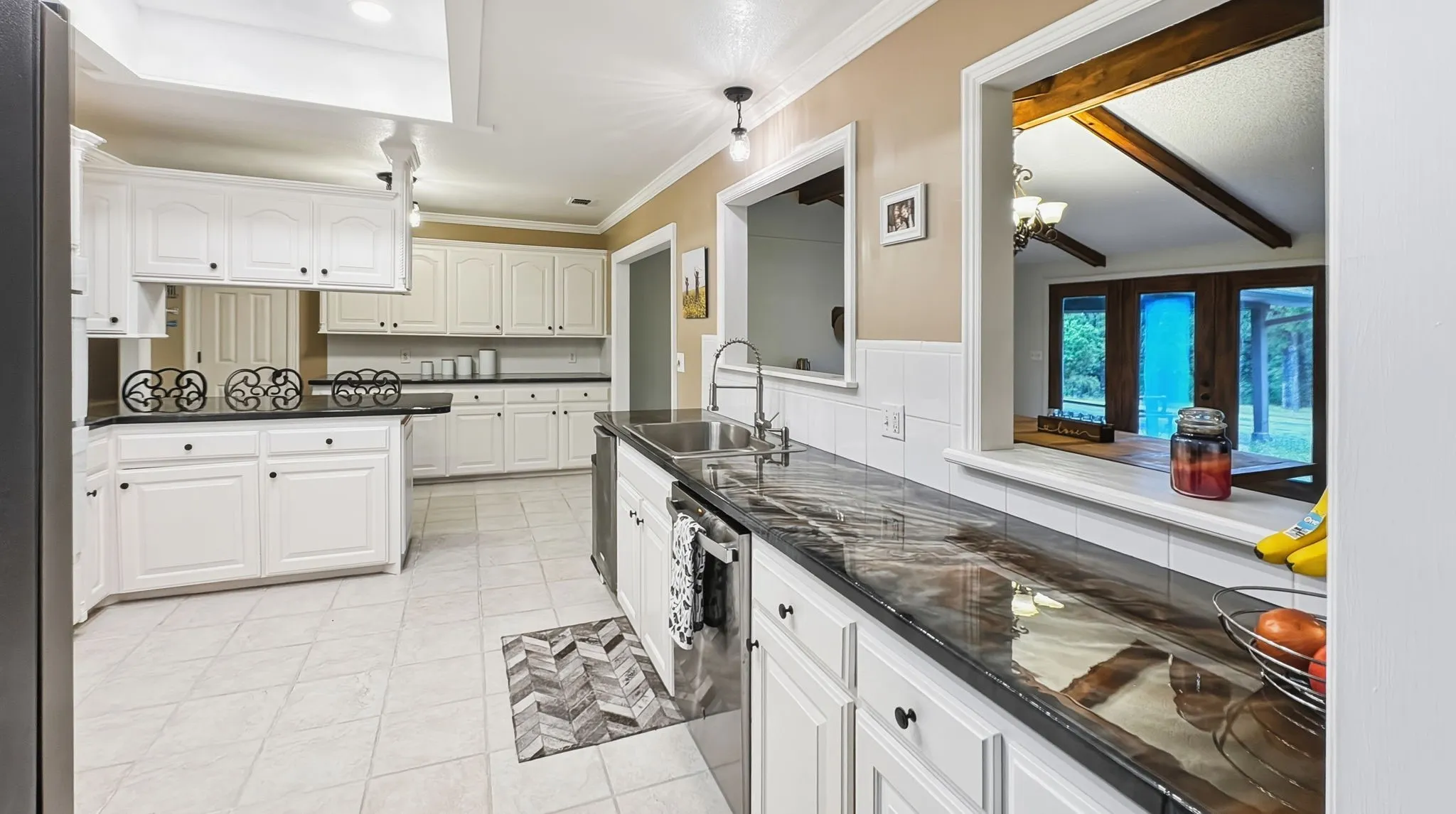 Single Family Residence For Sale in Young County , 1665 US Highway 380 E, Graham, Texas 76450, 4 Bedroom, 3 Bathroom, 1 Garage spaces, 3,224 Sqft, built in 1970, mls#21276477, Real Estate Agent in Graham, Homes For Sale in Young county, Homes For Sale in Graham, Realtor in Graham Texas, Real Estate Brokerage Independent Realty Texas, Luminita Cordes Realtor
