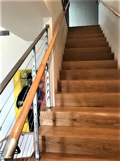 Also has elevator