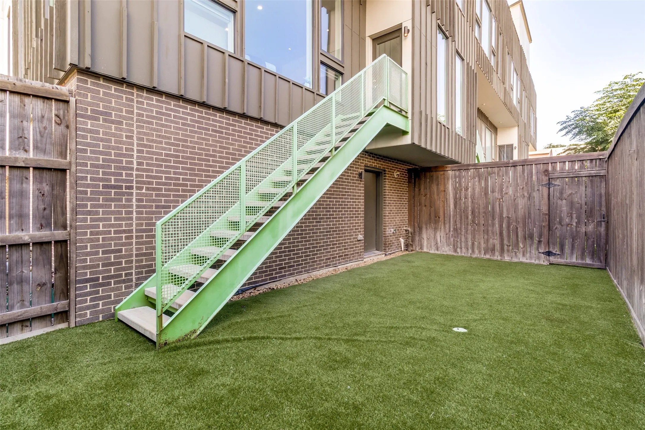 Condominium For Sale in Dallas County , 4811 Manett Street 101, Dallas, Texas 75204, 2 Bedroom, 3 Bathroom, 2 Garage spaces, 1,622 Sqft, built in 2019, mls#21292348, Real Estate Agent in Dallas, Homes For Sale in Dallas county, Homes For Sale in Dallas, Realtor in Dallas Texas, Real Estate Brokerage Independent Realty Texas, Luminita Cordes Realtor