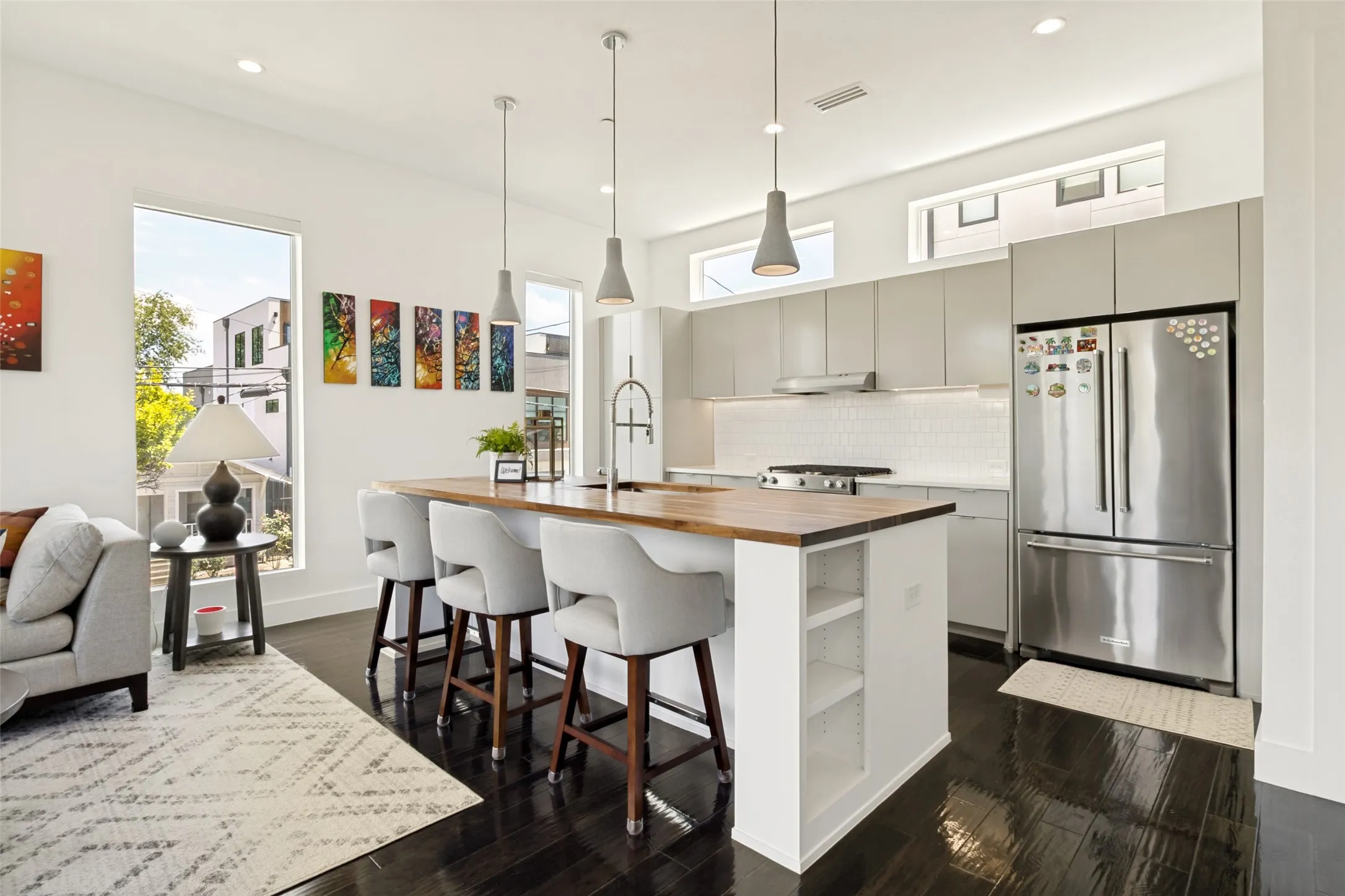 Condominium For Sale in Dallas County , 4811 Manett Street 101, Dallas, Texas 75204, 2 Bedroom, 3 Bathroom, 2 Garage spaces, 1,622 Sqft, built in 2019, mls#21292348, Real Estate Agent in Dallas, Homes For Sale in Dallas county, Homes For Sale in Dallas, Realtor in Dallas Texas, Real Estate Brokerage Independent Realty Texas, Luminita Cordes Realtor