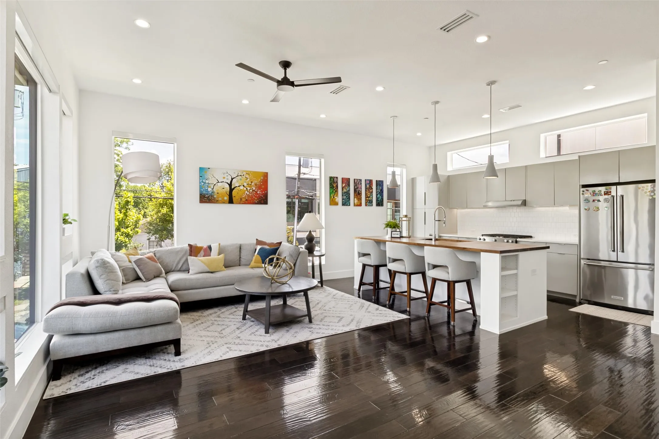 Condominium For Sale in Dallas County , 4811 Manett Street 101, Dallas, Texas 75204, 2 Bedroom, 3 Bathroom, 2 Garage spaces, 1,622 Sqft, built in 2019, mls#21292348, Real Estate Agent in Dallas, Homes For Sale in Dallas county, Homes For Sale in Dallas, Realtor in Dallas Texas, Real Estate Brokerage Independent Realty Texas, Luminita Cordes Realtor