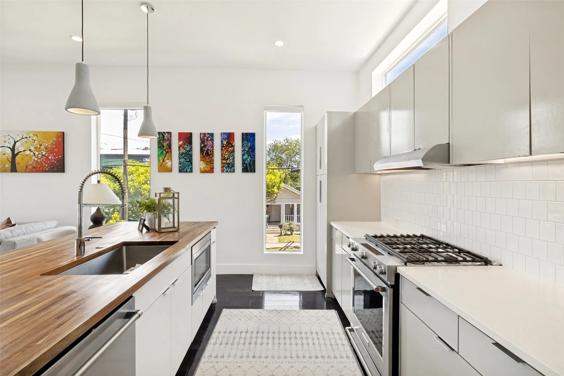 Condominium For Sale in Dallas County , 4811 Manett Street 101, Dallas, Texas 75204, 2 Bedroom, 3 Bathroom, 2 Garage spaces, 1,622 Sqft, built in 2019, mls#21292348, Real Estate Agent in Dallas, Homes For Sale in Dallas county, Homes For Sale in Dallas, Realtor in Dallas Texas, Real Estate Brokerage Independent Realty Texas, Luminita Cordes Realtor