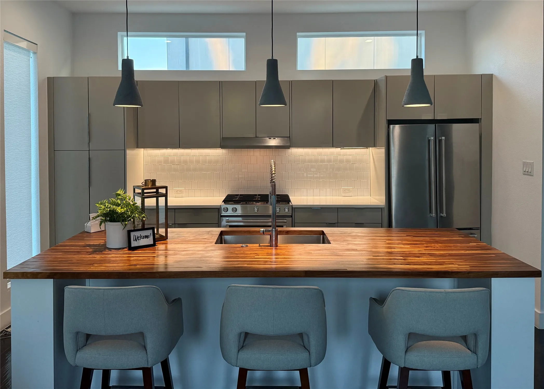 Condominium For Sale in Dallas County , 4811 Manett Street 101, Dallas, Texas 75204, 2 Bedroom, 3 Bathroom, 2 Garage spaces, 1,622 Sqft, built in 2019, mls#21292348, Real Estate Agent in Dallas, Homes For Sale in Dallas county, Homes For Sale in Dallas, Realtor in Dallas Texas, Real Estate Brokerage Independent Realty Texas, Luminita Cordes Realtor