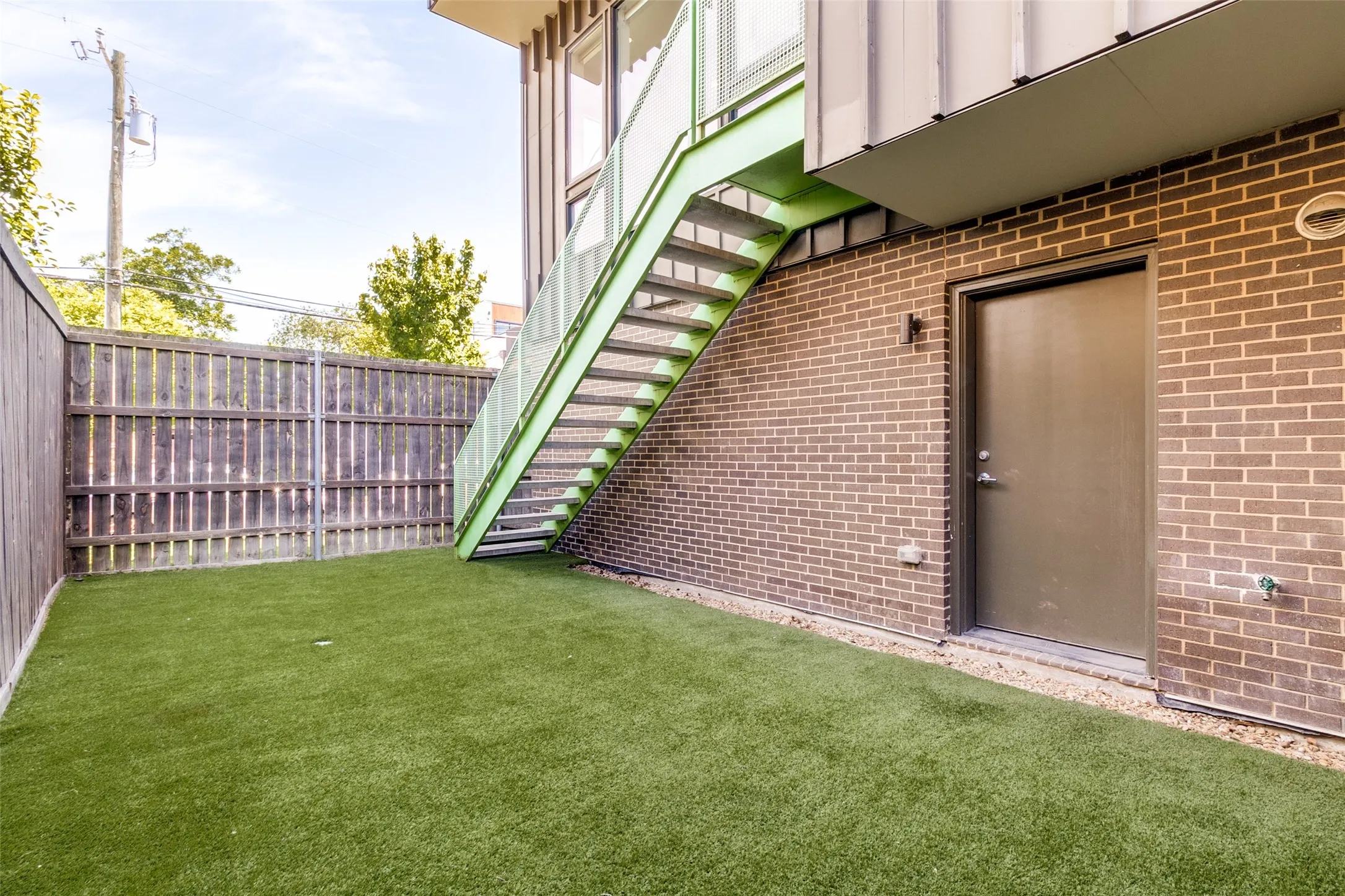 Condominium For Sale in Dallas County , 4811 Manett Street 101, Dallas, Texas 75204, 2 Bedroom, 3 Bathroom, 2 Garage spaces, 1,622 Sqft, built in 2019, mls#21292348, Real Estate Agent in Dallas, Homes For Sale in Dallas county, Homes For Sale in Dallas, Realtor in Dallas Texas, Real Estate Brokerage Independent Realty Texas, Luminita Cordes Realtor