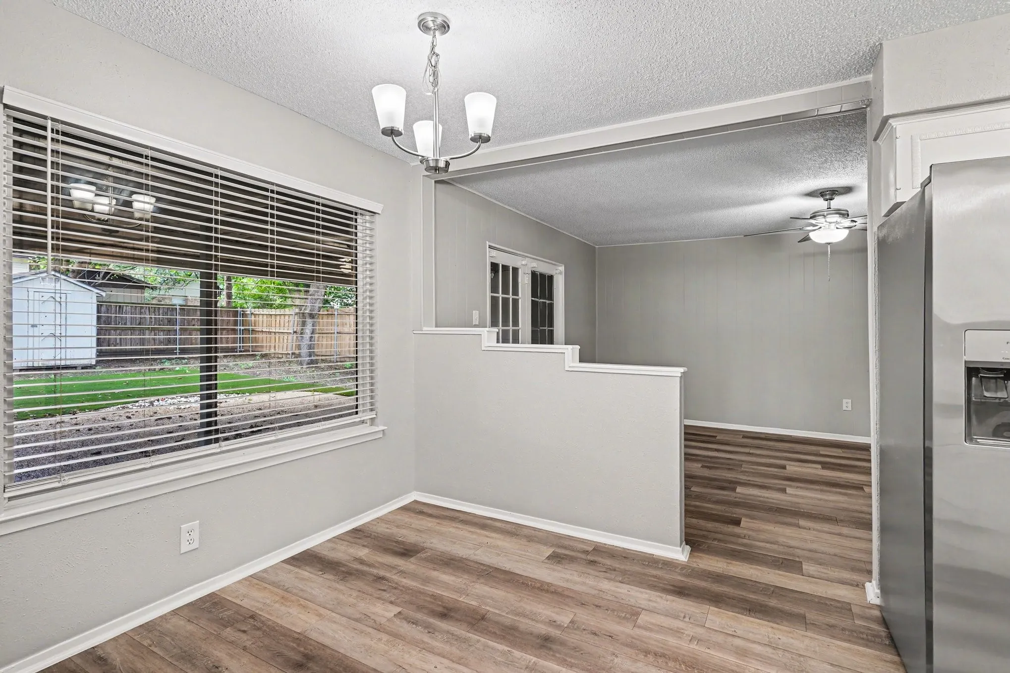 Single Family Residence For Sale in Tarrant County , 2728 Jewell Drive, Arlington, Texas 76016, 3 Bedroom, 2 Bathroom, 2 Garage spaces, 1,537 Sqft, built in 1972, mls#21288315, Real Estate Agent in Arlington, Homes For Sale in Tarrant county, Homes For Sale in Arlington, Realtor in Arlington Texas, Real Estate Brokerage Independent Realty Texas, Luminita Cordes Realtor