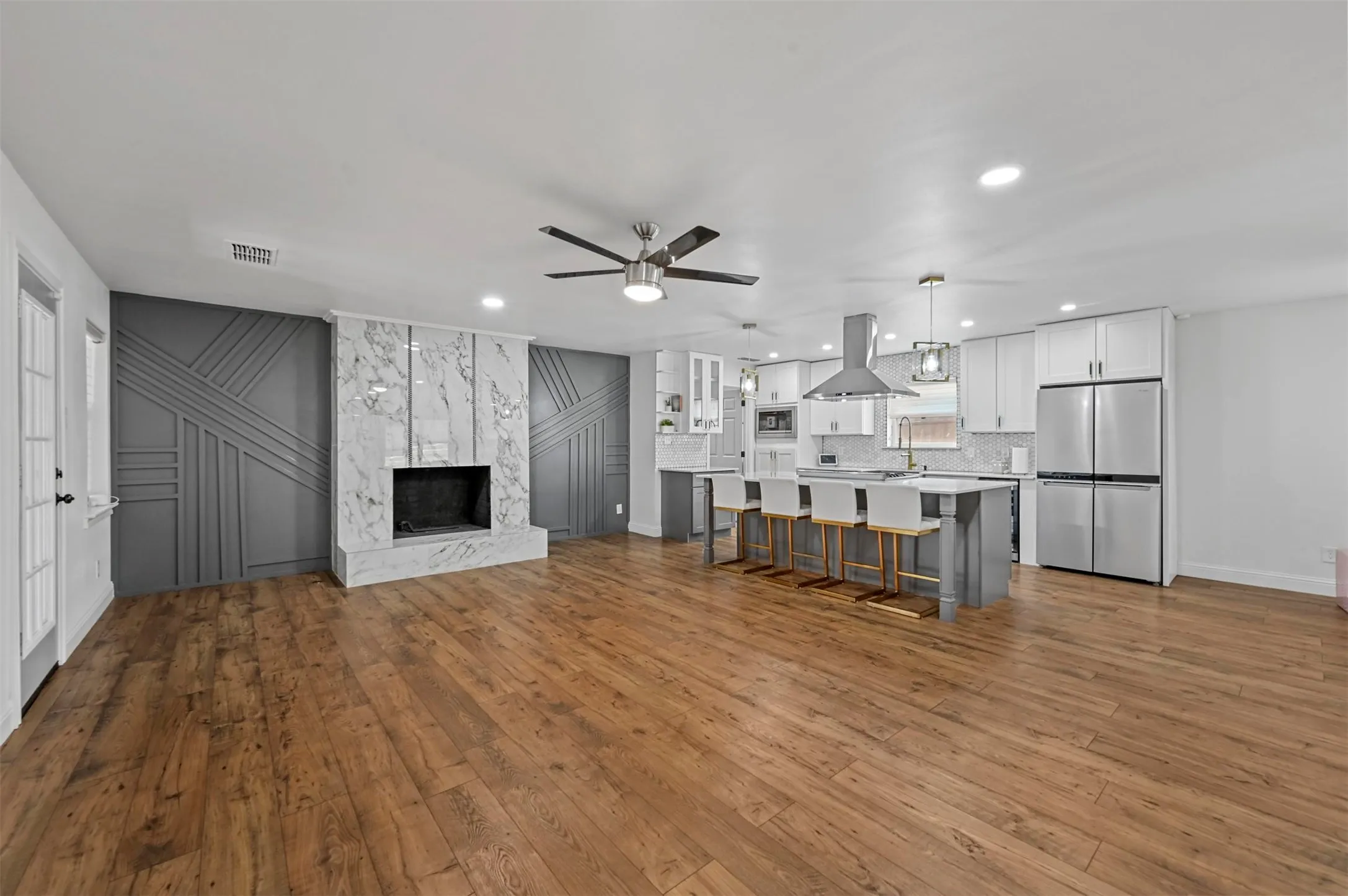 Single Family Residence For Rent in Dallas County , 9806 Parkford Drive, Dallas, Texas 75238, 3 Bedroom, 2 Bathroom, 2 Garage spaces, 1,860 Sqft, built in 1962, mls#21292375, Real Estate Agent in Dallas, Homes For Rent in Dallas county, Homes For Rent in Dallas, Realtor in Dallas Texas, Real Estate Brokerage Independent Realty Texas, Luminita Cordes Realtor