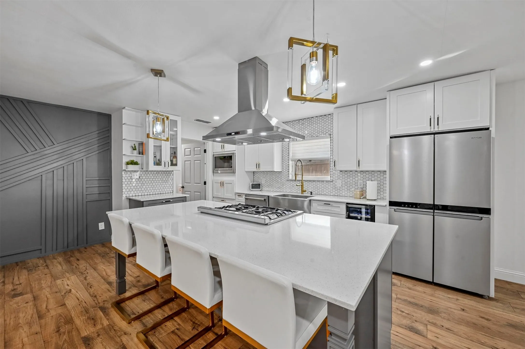 Single Family Residence For Rent in Dallas County , 9806 Parkford Drive, Dallas, Texas 75238, 3 Bedroom, 2 Bathroom, 2 Garage spaces, 1,860 Sqft, built in 1962, mls#21292375, Real Estate Agent in Dallas, Homes For Rent in Dallas county, Homes For Rent in Dallas, Realtor in Dallas Texas, Real Estate Brokerage Independent Realty Texas, Luminita Cordes Realtor