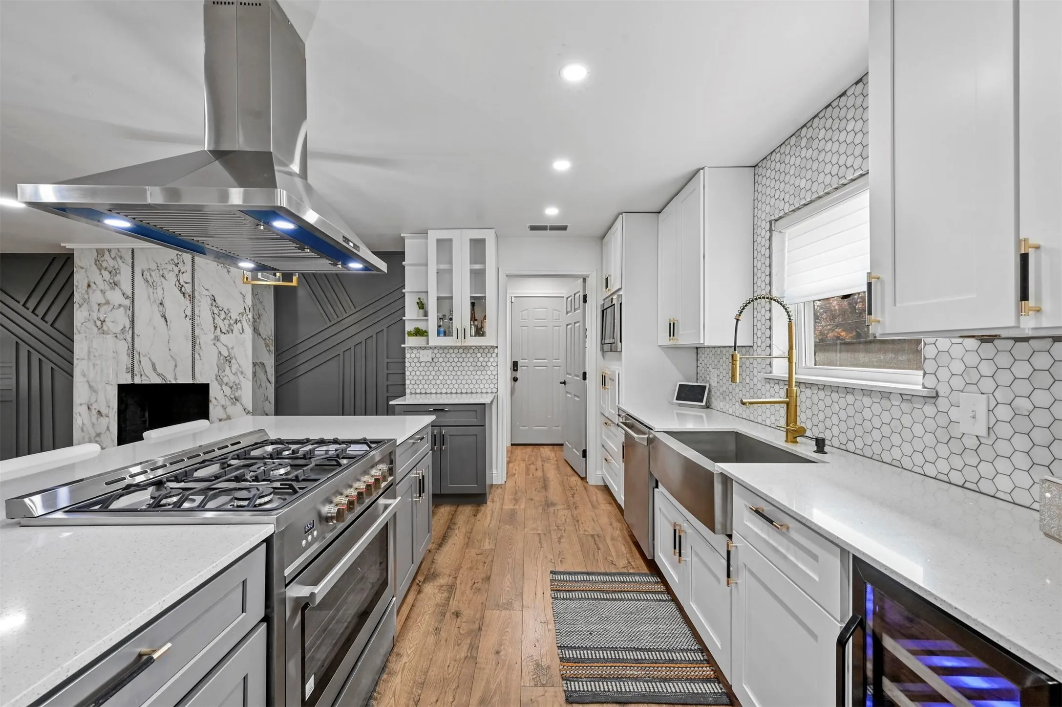 Single Family Residence For Rent in Dallas County , 9806 Parkford Drive, Dallas, Texas 75238, 3 Bedroom, 2 Bathroom, 2 Garage spaces, 1,860 Sqft, built in 1962, mls#21292375, Real Estate Agent in Dallas, Homes For Rent in Dallas county, Homes For Rent in Dallas, Realtor in Dallas Texas, Real Estate Brokerage Independent Realty Texas, Luminita Cordes Realtor
