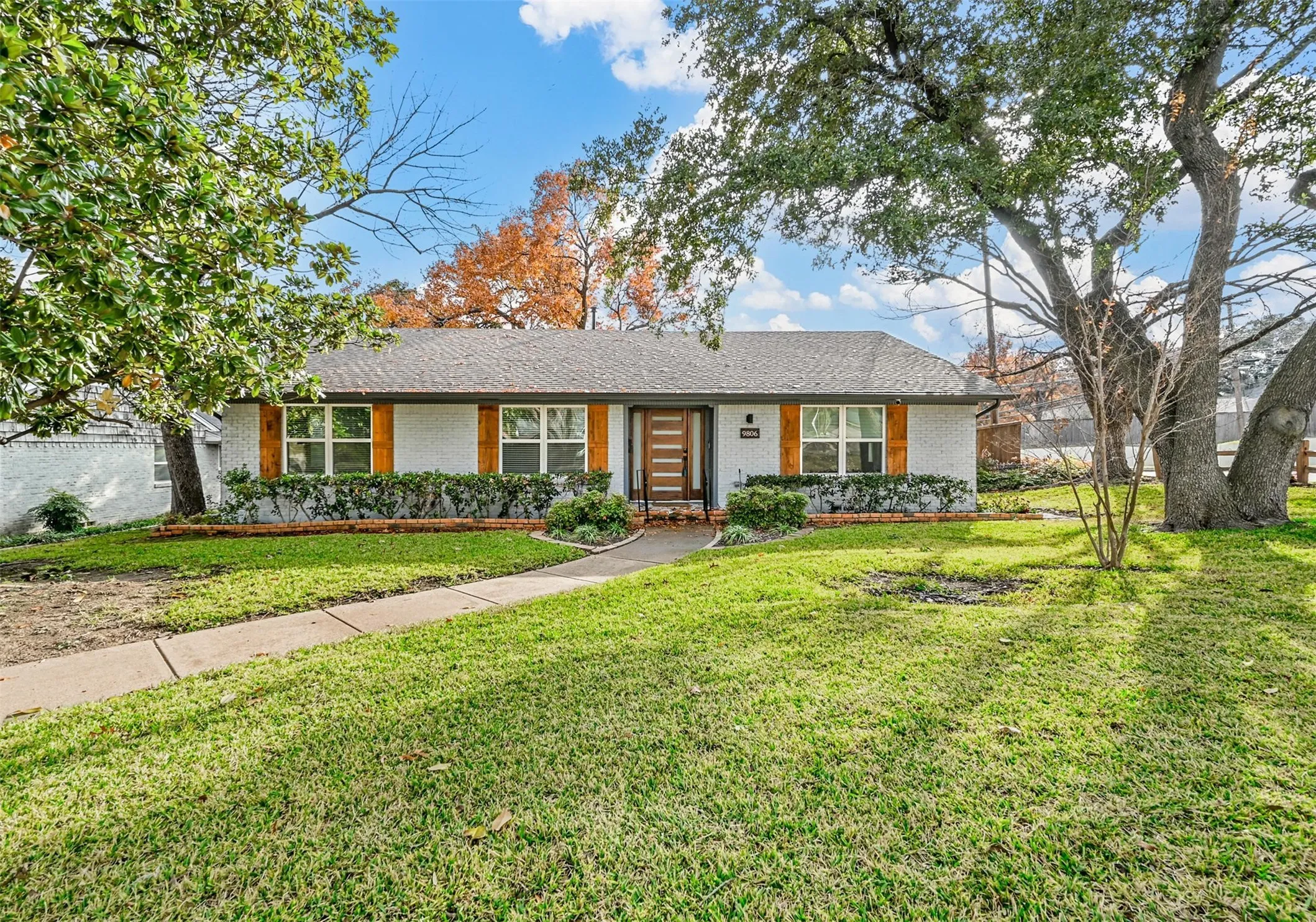 Single Family Residence For Rent in Dallas County , 9806 Parkford Drive, Dallas, Texas 75238, 3 Bedroom, 2 Bathroom, 2 Garage spaces, 1,860 Sqft, built in 1962, mls#21292375, Real Estate Agent in Dallas, Homes For Rent in Dallas county, Homes For Rent in Dallas, Realtor in Dallas Texas, Real Estate Brokerage Independent Realty Texas, Luminita Cordes Realtor