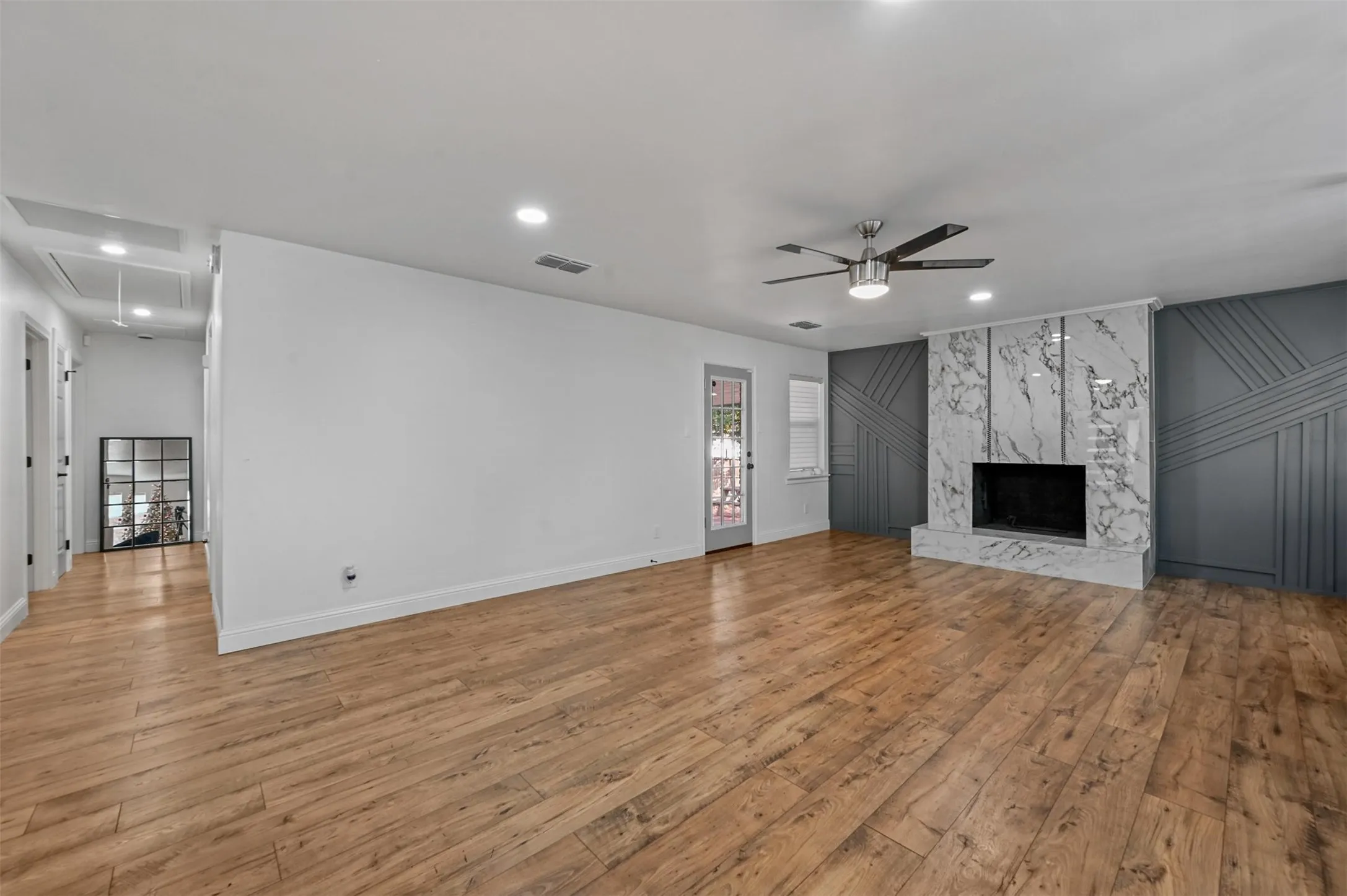 Single Family Residence For Rent in Dallas County , 9806 Parkford Drive, Dallas, Texas 75238, 3 Bedroom, 2 Bathroom, 2 Garage spaces, 1,860 Sqft, built in 1962, mls#21292375, Real Estate Agent in Dallas, Homes For Rent in Dallas county, Homes For Rent in Dallas, Realtor in Dallas Texas, Real Estate Brokerage Independent Realty Texas, Luminita Cordes Realtor