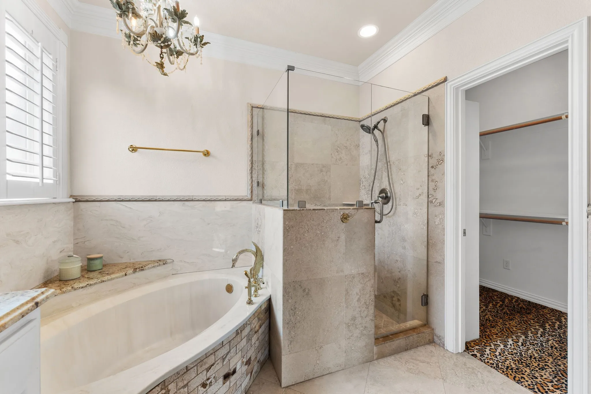 Single Family Residence For Sale in Tarrant County , 5504 Plata Lane, Benbrook, Texas 76126, 2 Bedroom, 2 Bathroom, 2 Garage spaces, 1,893 Sqft, built in 2005, mls#21291184, Real Estate Agent in Benbrook, Homes For Sale in Tarrant county, Homes For Sale in Benbrook, Realtor in Benbrook Texas, Real Estate Brokerage Independent Realty Texas, Luminita Cordes Realtor