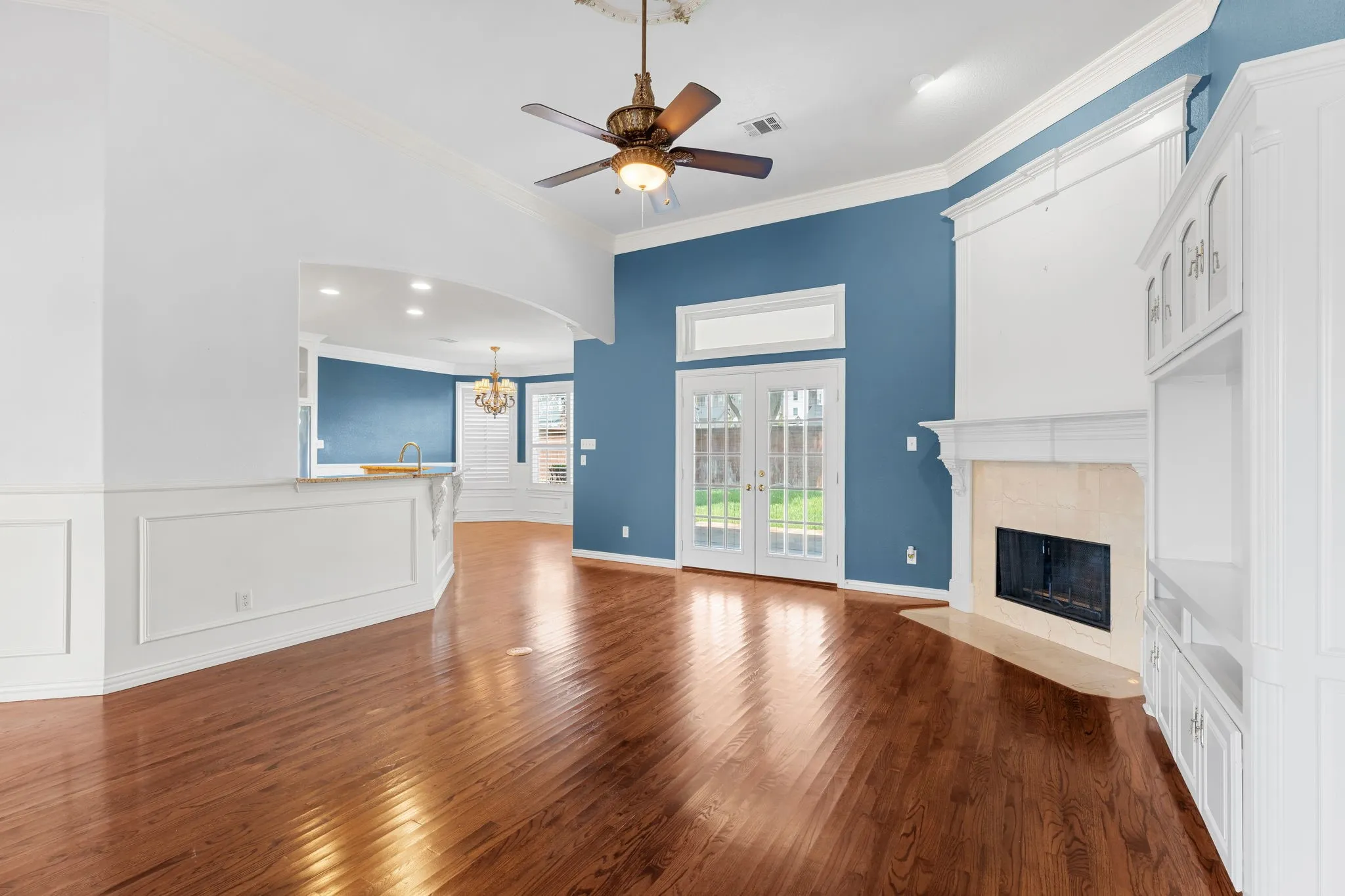 Single Family Residence For Sale in Tarrant County , 5504 Plata Lane, Benbrook, Texas 76126, 2 Bedroom, 2 Bathroom, 2 Garage spaces, 1,893 Sqft, built in 2005, mls#21291184, Real Estate Agent in Benbrook, Homes For Sale in Tarrant county, Homes For Sale in Benbrook, Realtor in Benbrook Texas, Real Estate Brokerage Independent Realty Texas, Luminita Cordes Realtor