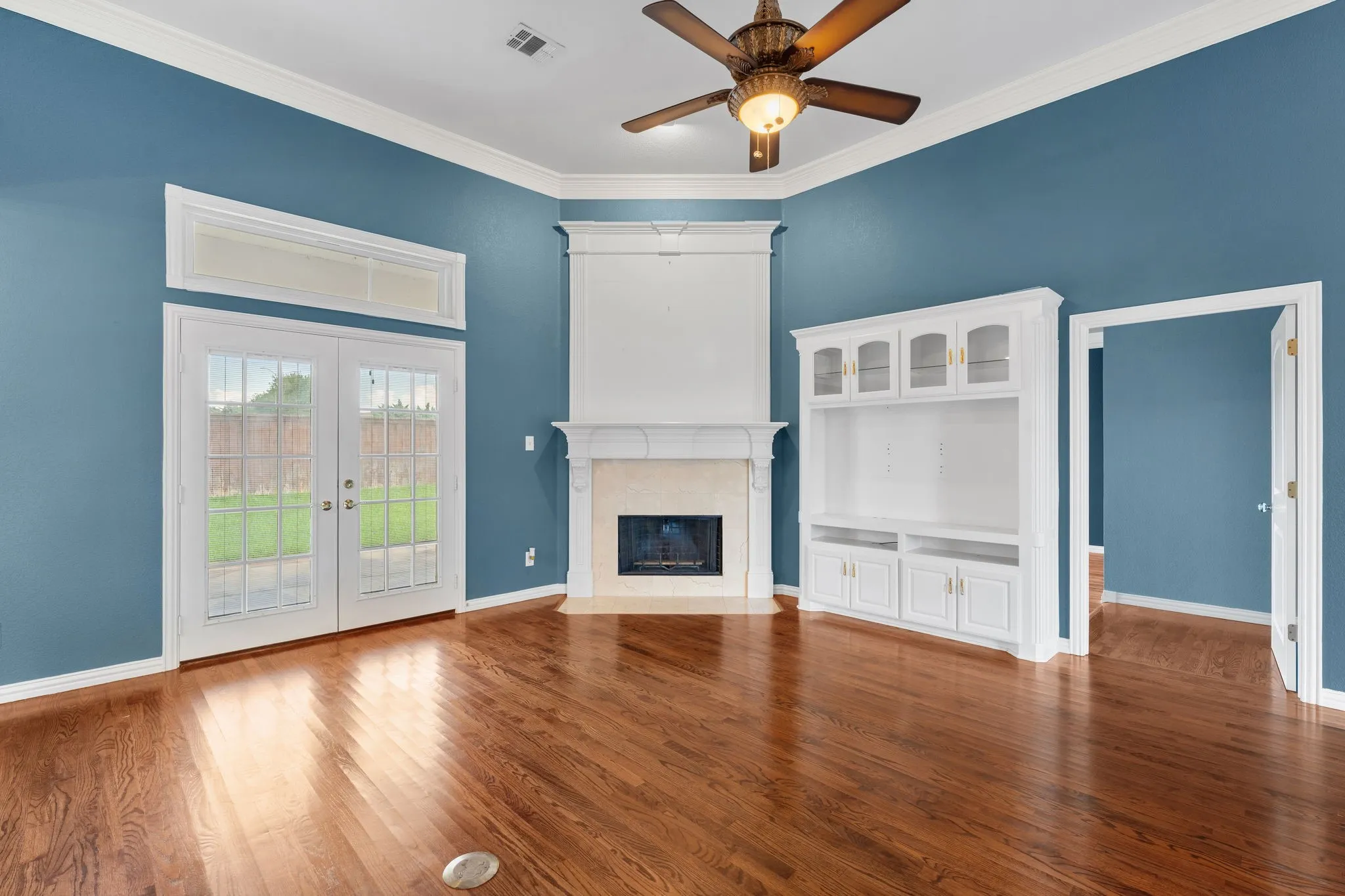 Single Family Residence For Sale in Tarrant County , 5504 Plata Lane, Benbrook, Texas 76126, 2 Bedroom, 2 Bathroom, 2 Garage spaces, 1,893 Sqft, built in 2005, mls#21291184, Real Estate Agent in Benbrook, Homes For Sale in Tarrant county, Homes For Sale in Benbrook, Realtor in Benbrook Texas, Real Estate Brokerage Independent Realty Texas, Luminita Cordes Realtor