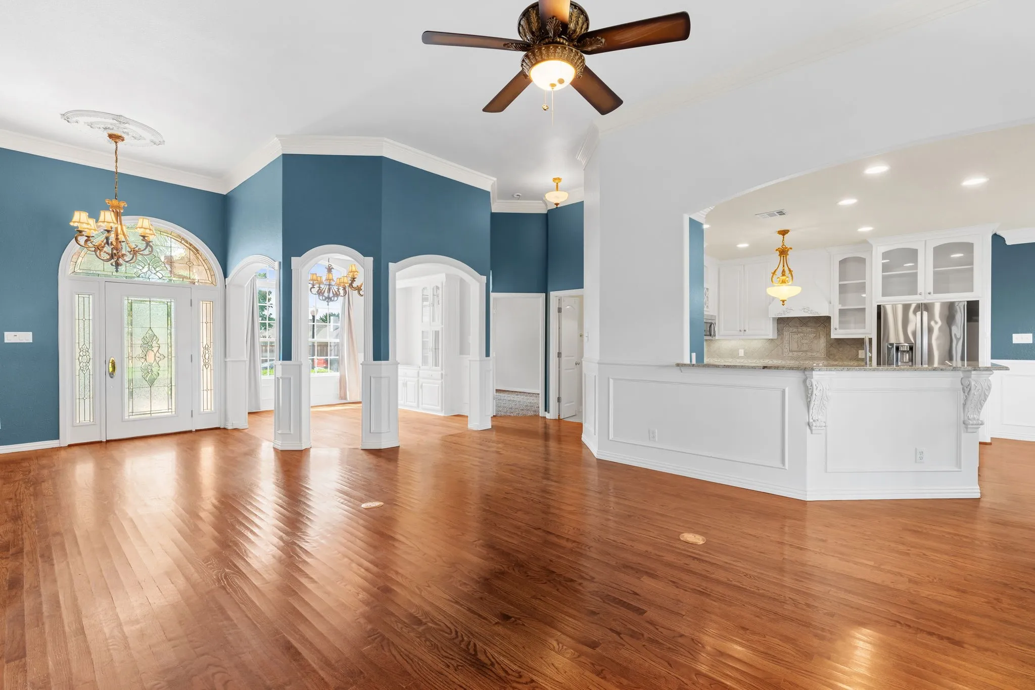 Single Family Residence For Sale in Tarrant County , 5504 Plata Lane, Benbrook, Texas 76126, 2 Bedroom, 2 Bathroom, 2 Garage spaces, 1,893 Sqft, built in 2005, mls#21291184, Real Estate Agent in Benbrook, Homes For Sale in Tarrant county, Homes For Sale in Benbrook, Realtor in Benbrook Texas, Real Estate Brokerage Independent Realty Texas, Luminita Cordes Realtor