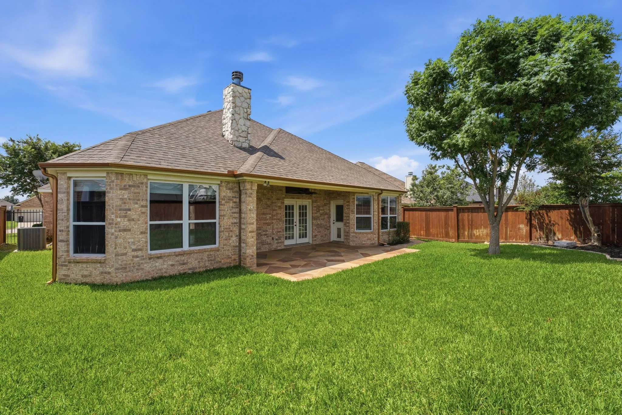 Single Family Residence For Sale in Tarrant County , 5504 Plata Lane, Benbrook, Texas 76126, 2 Bedroom, 2 Bathroom, 2 Garage spaces, 1,893 Sqft, built in 2005, mls#21291184, Real Estate Agent in Benbrook, Homes For Sale in Tarrant county, Homes For Sale in Benbrook, Realtor in Benbrook Texas, Real Estate Brokerage Independent Realty Texas, Luminita Cordes Realtor