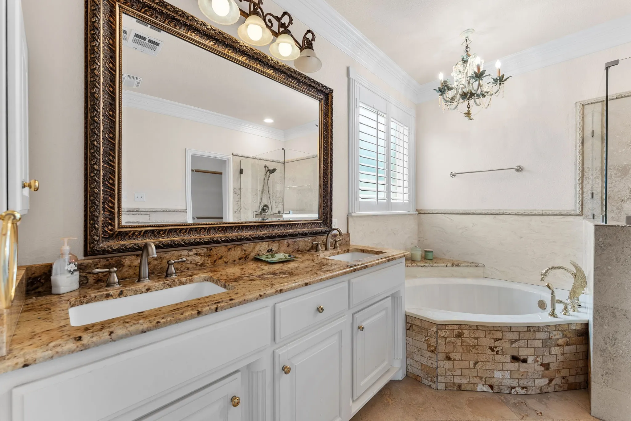 Single Family Residence For Sale in Tarrant County , 5504 Plata Lane, Benbrook, Texas 76126, 2 Bedroom, 2 Bathroom, 2 Garage spaces, 1,893 Sqft, built in 2005, mls#21291184, Real Estate Agent in Benbrook, Homes For Sale in Tarrant county, Homes For Sale in Benbrook, Realtor in Benbrook Texas, Real Estate Brokerage Independent Realty Texas, Luminita Cordes Realtor