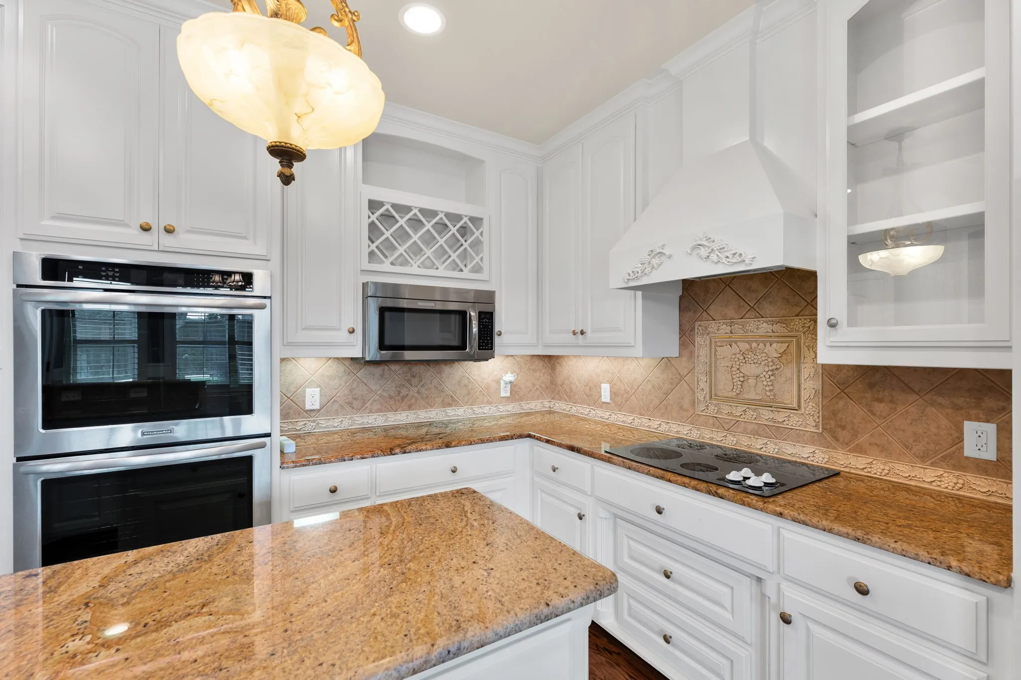 Single Family Residence For Sale in Tarrant County , 5504 Plata Lane, Benbrook, Texas 76126, 2 Bedroom, 2 Bathroom, 2 Garage spaces, 1,893 Sqft, built in 2005, mls#21291184, Real Estate Agent in Benbrook, Homes For Sale in Tarrant county, Homes For Sale in Benbrook, Realtor in Benbrook Texas, Real Estate Brokerage Independent Realty Texas, Luminita Cordes Realtor