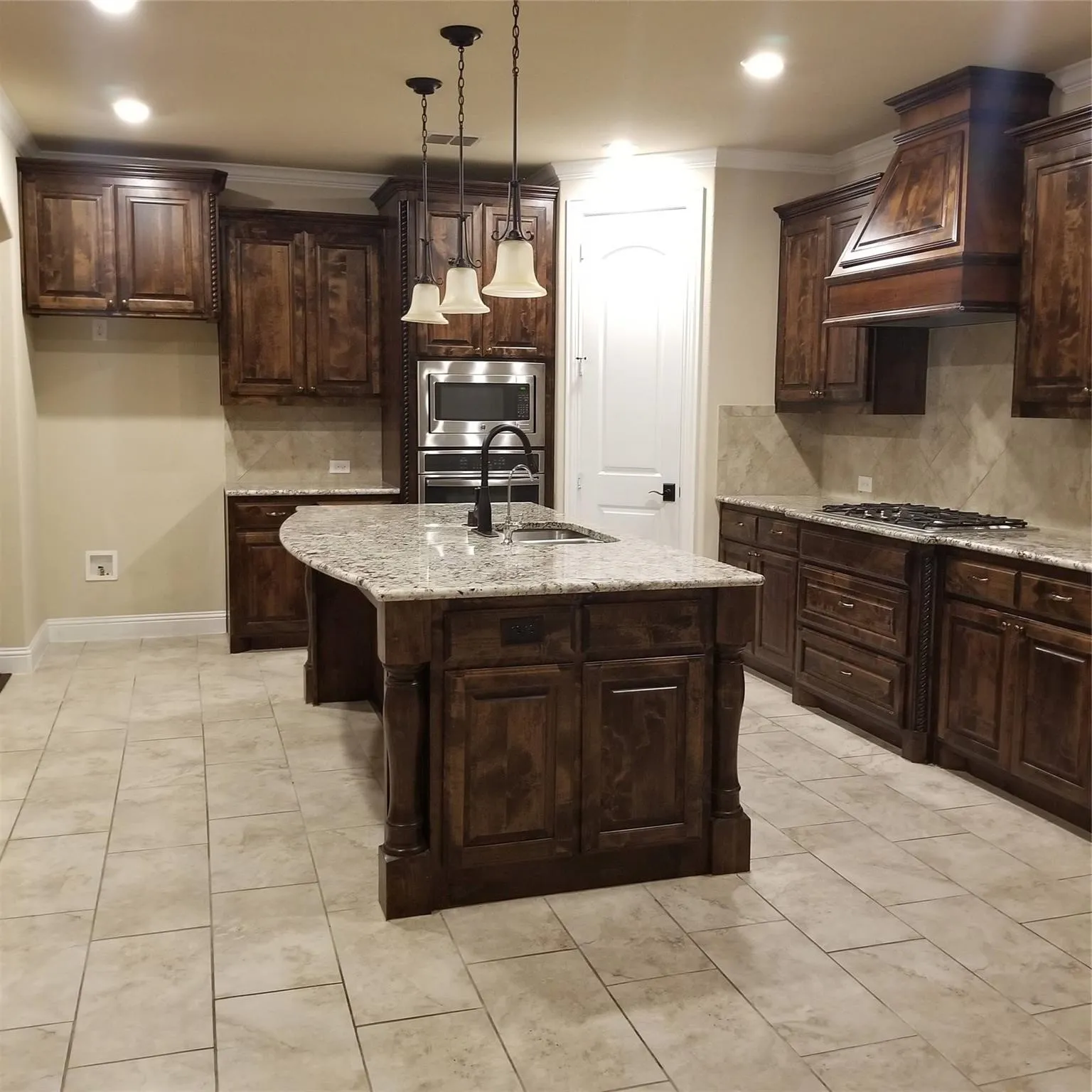 Single Family Residence For Rent in Tarrant County , 6905 Benjamin Way, Colleyville, Texas 76034, 4 Bedroom, 4 Bathroom, 3 Garage spaces, 3,170 Sqft, built in 2017, mls#21292399, Real Estate Agent in Colleyville, Homes For Rent in Tarrant county, Homes For Rent in Colleyville, Realtor in Colleyville Texas, Real Estate Brokerage Independent Realty Texas, Luminita Cordes Realtor