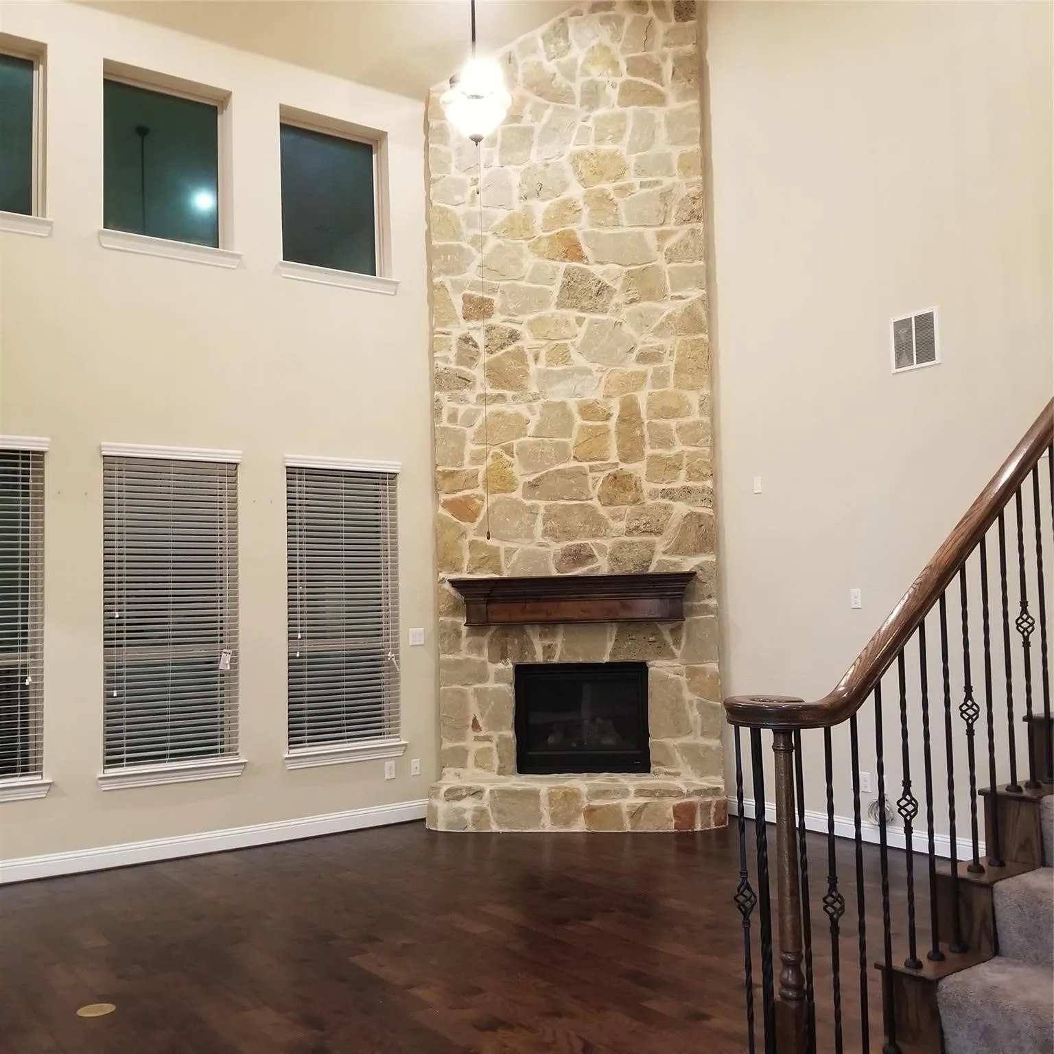 Single Family Residence For Rent in Tarrant County , 6905 Benjamin Way, Colleyville, Texas 76034, 4 Bedroom, 4 Bathroom, 3 Garage spaces, 3,170 Sqft, built in 2017, mls#21292399, Real Estate Agent in Colleyville, Homes For Rent in Tarrant county, Homes For Rent in Colleyville, Realtor in Colleyville Texas, Real Estate Brokerage Independent Realty Texas, Luminita Cordes Realtor