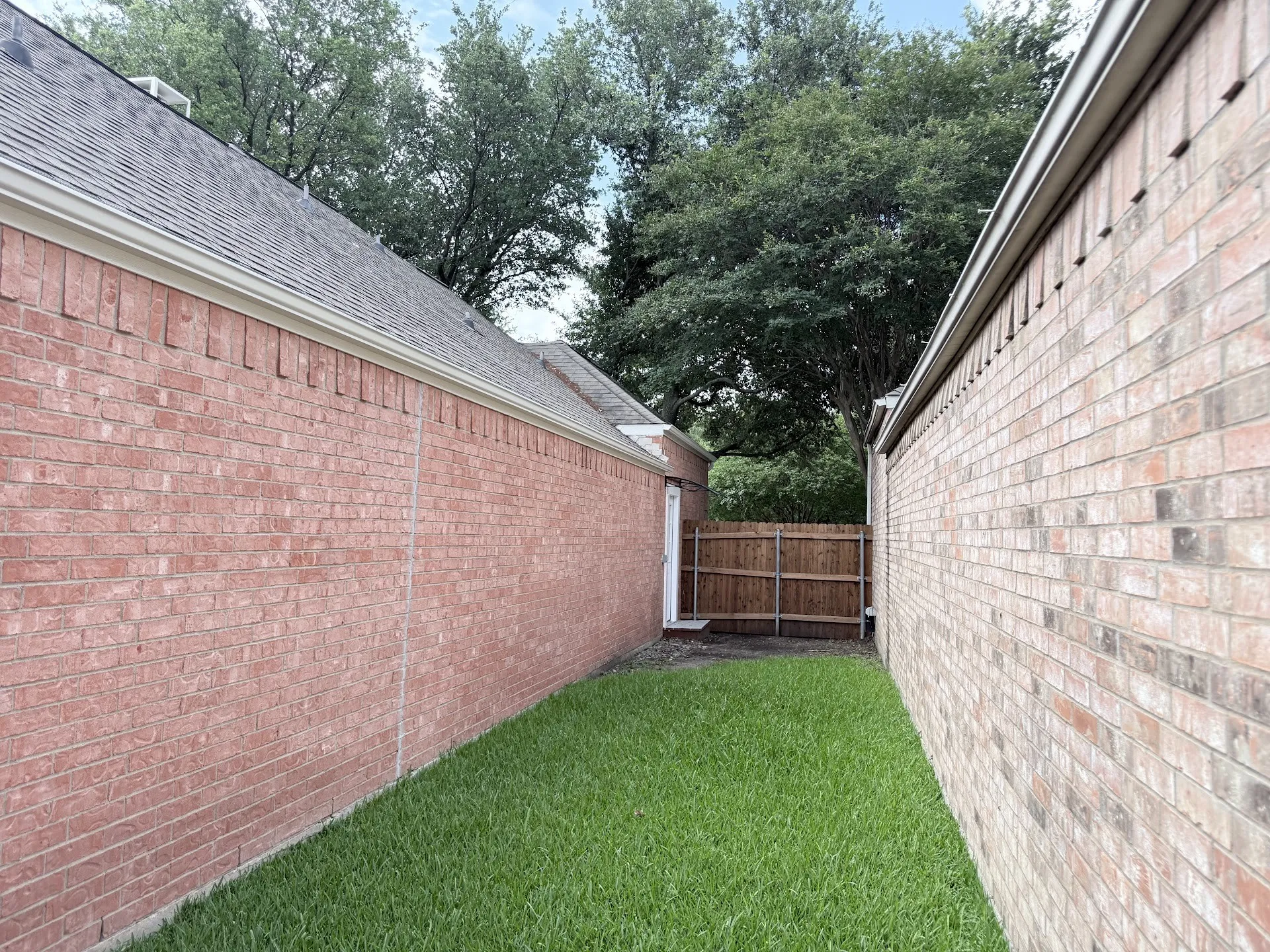 Single Family Residence For Sale in Collin County , 3001 Maumelle Drive, Plano, Texas 75023, 3 Bedroom, 2 Bathroom, 2 Garage spaces, 1,812 Sqft, built in 1996, mls#21290143, Real Estate Agent in Plano, Homes For Sale in Collin county, Homes For Sale in Plano, Realtor in Plano Texas, Real Estate Brokerage Independent Realty Texas, Luminita Cordes Realtor
