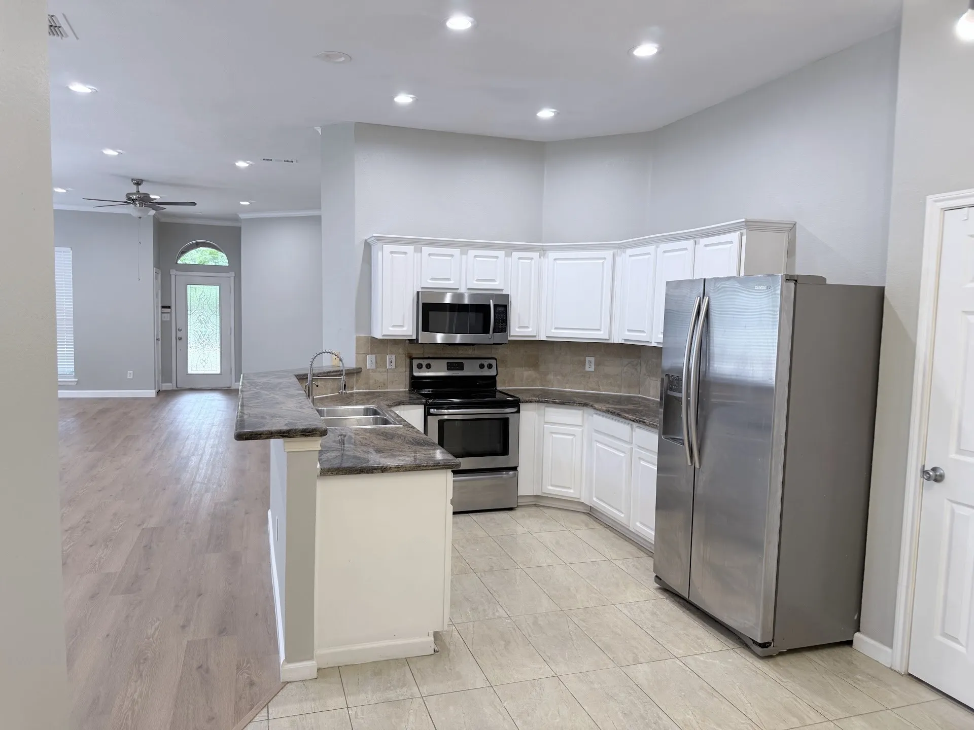 Single Family Residence For Sale in Collin County , 3001 Maumelle Drive, Plano, Texas 75023, 3 Bedroom, 2 Bathroom, 2 Garage spaces, 1,812 Sqft, built in 1996, mls#21290143, Real Estate Agent in Plano, Homes For Sale in Collin county, Homes For Sale in Plano, Realtor in Plano Texas, Real Estate Brokerage Independent Realty Texas, Luminita Cordes Realtor
