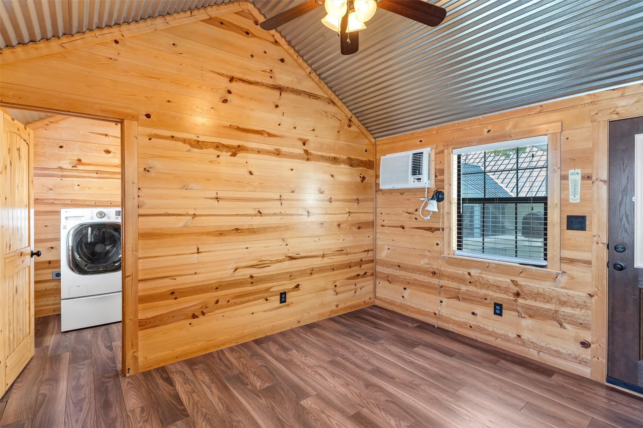 Single Family Residence For Sale in Hood County , 13122 Lipan Highway, Lipan, Texas 76462, 3 Bedroom, 2 Bathroom, 2 Garage spaces, 2,351 Sqft, built in 1991, mls#21290478, Real Estate Agent in Lipan, Homes For Sale in Hood county, Homes For Sale in Lipan, Realtor in Lipan Texas, Real Estate Brokerage Independent Realty Texas, Luminita Cordes Realtor