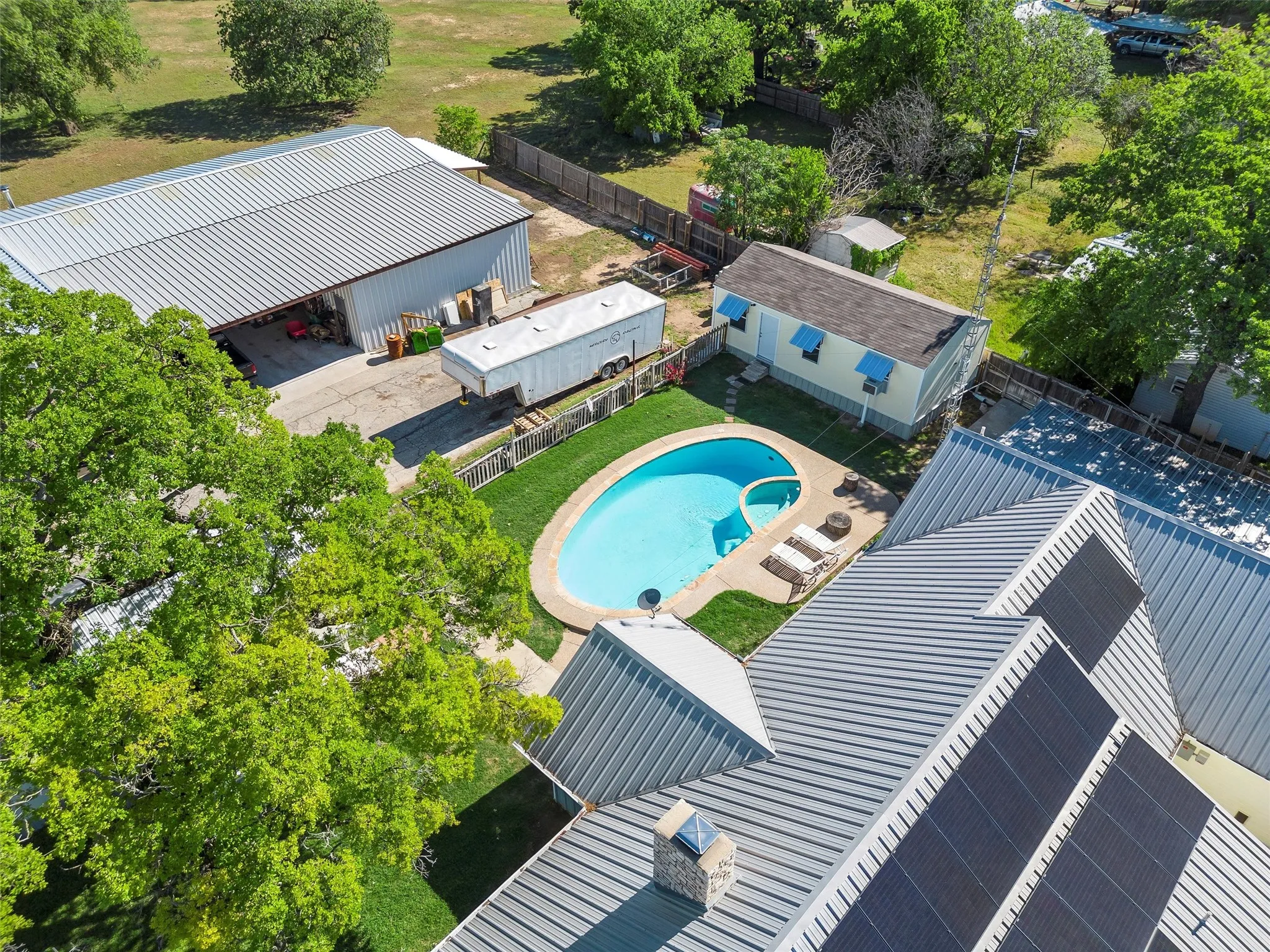 Single Family Residence For Sale in Hood County , 13122 Lipan Highway, Lipan, Texas 76462, 3 Bedroom, 2 Bathroom, 2 Garage spaces, 2,351 Sqft, built in 1991, mls#21290478, Real Estate Agent in Lipan, Homes For Sale in Hood county, Homes For Sale in Lipan, Realtor in Lipan Texas, Real Estate Brokerage Independent Realty Texas, Luminita Cordes Realtor