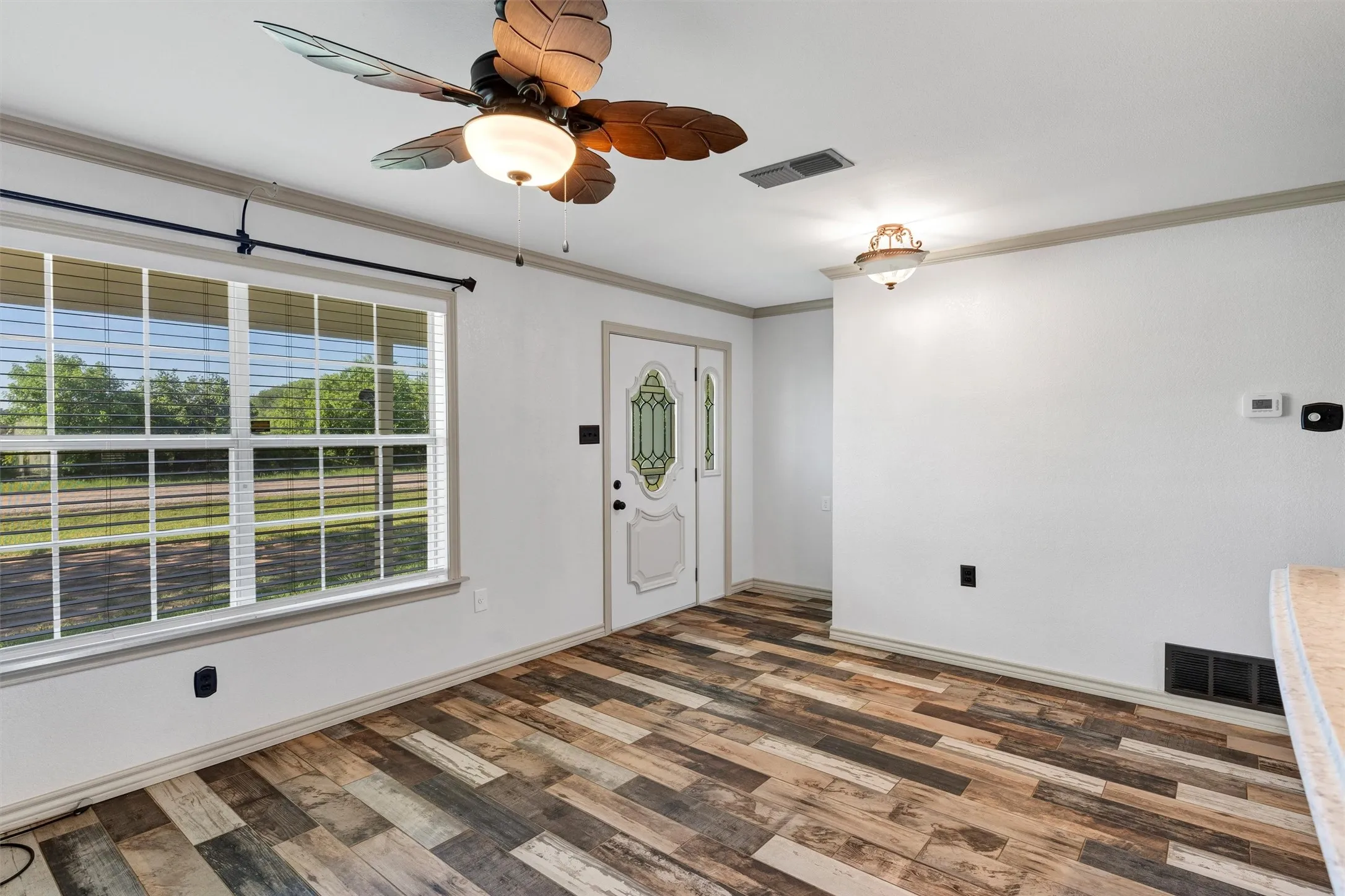 Single Family Residence For Sale in Hood County , 13122 Lipan Highway, Lipan, Texas 76462, 3 Bedroom, 2 Bathroom, 2 Garage spaces, 2,351 Sqft, built in 1991, mls#21290478, Real Estate Agent in Lipan, Homes For Sale in Hood county, Homes For Sale in Lipan, Realtor in Lipan Texas, Real Estate Brokerage Independent Realty Texas, Luminita Cordes Realtor