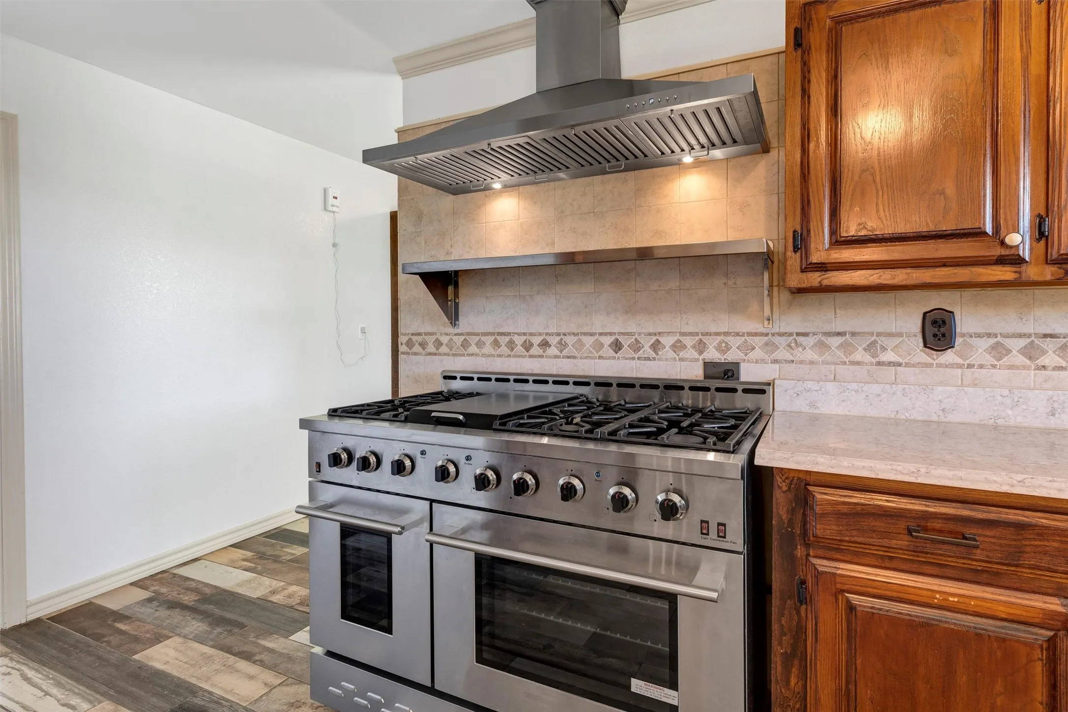 Single Family Residence For Sale in Hood County , 13122 Lipan Highway, Lipan, Texas 76462, 3 Bedroom, 2 Bathroom, 2 Garage spaces, 2,351 Sqft, built in 1991, mls#21290478, Real Estate Agent in Lipan, Homes For Sale in Hood county, Homes For Sale in Lipan, Realtor in Lipan Texas, Real Estate Brokerage Independent Realty Texas, Luminita Cordes Realtor