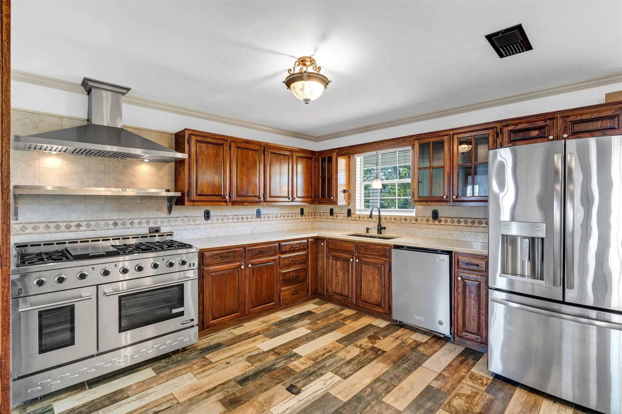 Single Family Residence For Sale in Hood County , 13122 Lipan Highway, Lipan, Texas 76462, 3 Bedroom, 2 Bathroom, 2 Garage spaces, 2,351 Sqft, built in 1991, mls#21290478, Real Estate Agent in Lipan, Homes For Sale in Hood county, Homes For Sale in Lipan, Realtor in Lipan Texas, Real Estate Brokerage Independent Realty Texas, Luminita Cordes Realtor