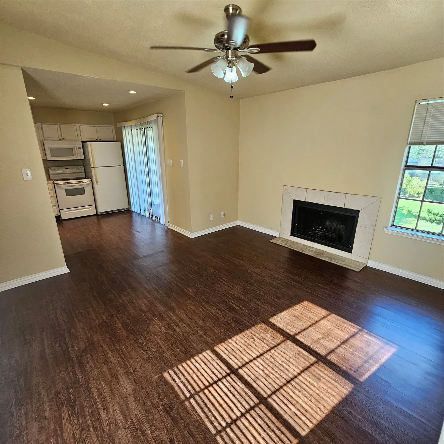 Condominium For Rent in Collin County , 4748 Old Bent Tree Lane 308, Dallas, Texas 75287, 1 Bedroom, 1 Bathroom, Garage spaces, 575 Sqft, built in 1985, Price $995, mls#21292410, Real Estate Agent in Dallas, Homes For Rent in Collin county, Homes For Rent in Dallas, Realtor in Dallas Texas, Real Estate Brokerage Independent Realty Texas, Luminita Cordes Realtor