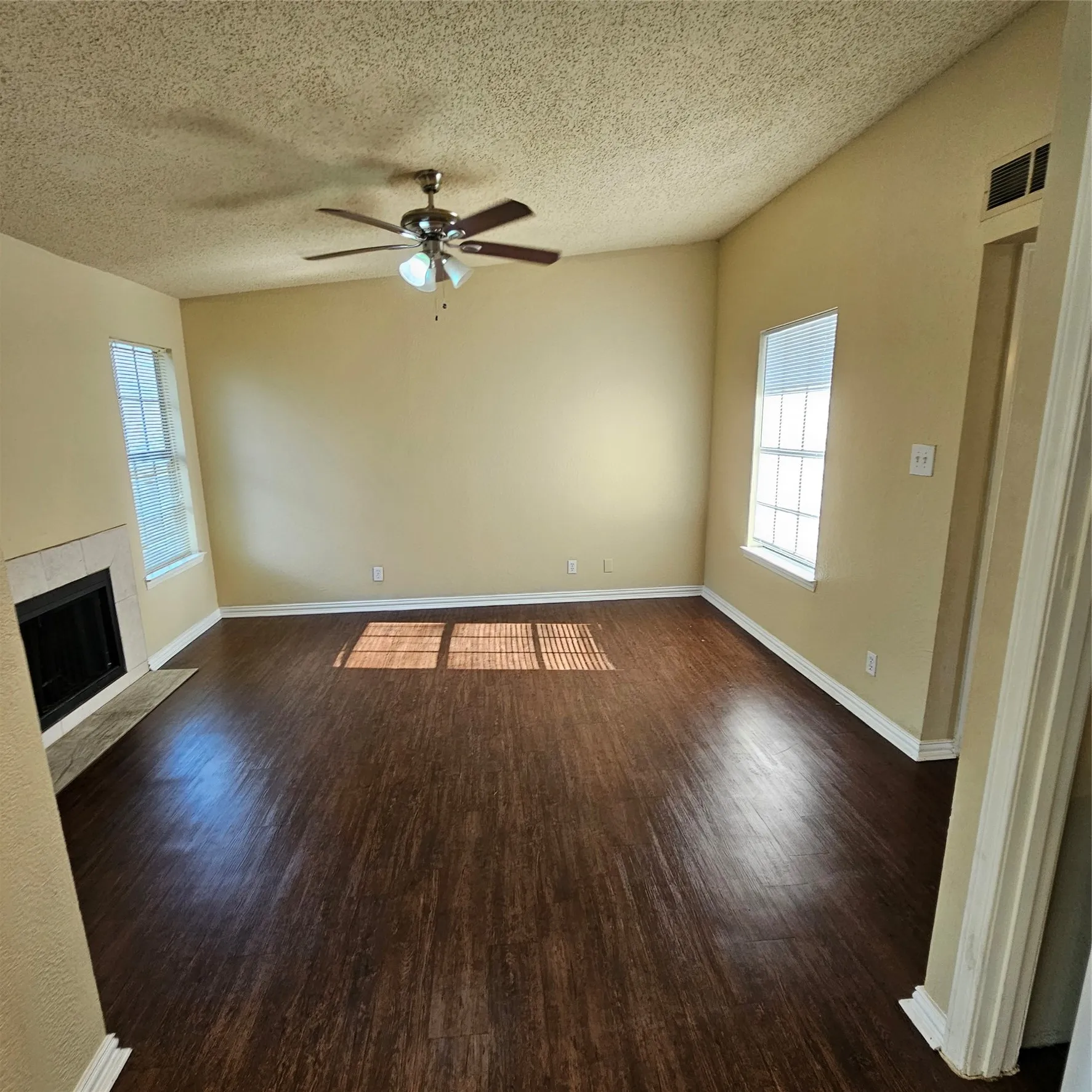 Condominium For Rent in Collin County , 4748 Old Bent Tree Lane 308, Dallas, Texas 75287, 1 Bedroom, 1 Bathroom, Garage spaces, 575 Sqft, built in 1985, Price $995, mls#21292410, Real Estate Agent in Dallas, Homes For Rent in Collin county, Homes For Rent in Dallas, Realtor in Dallas Texas, Real Estate Brokerage Independent Realty Texas, Luminita Cordes Realtor