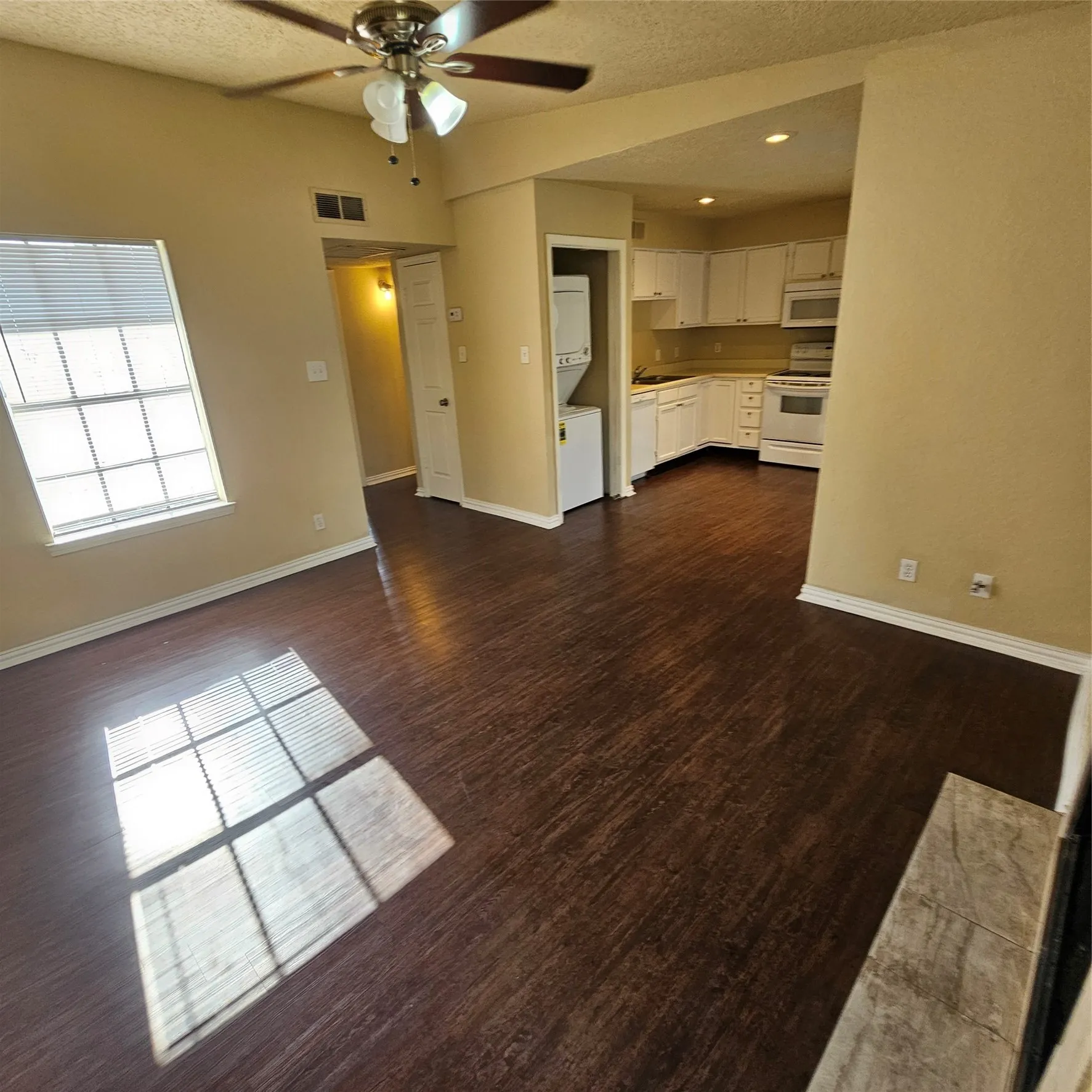 Condominium For Rent in Collin County , 4748 Old Bent Tree Lane 308, Dallas, Texas 75287, 1 Bedroom, 1 Bathroom, Garage spaces, 575 Sqft, built in 1985, Price $995, mls#21292410, Real Estate Agent in Dallas, Homes For Rent in Collin county, Homes For Rent in Dallas, Realtor in Dallas Texas, Real Estate Brokerage Independent Realty Texas, Luminita Cordes Realtor