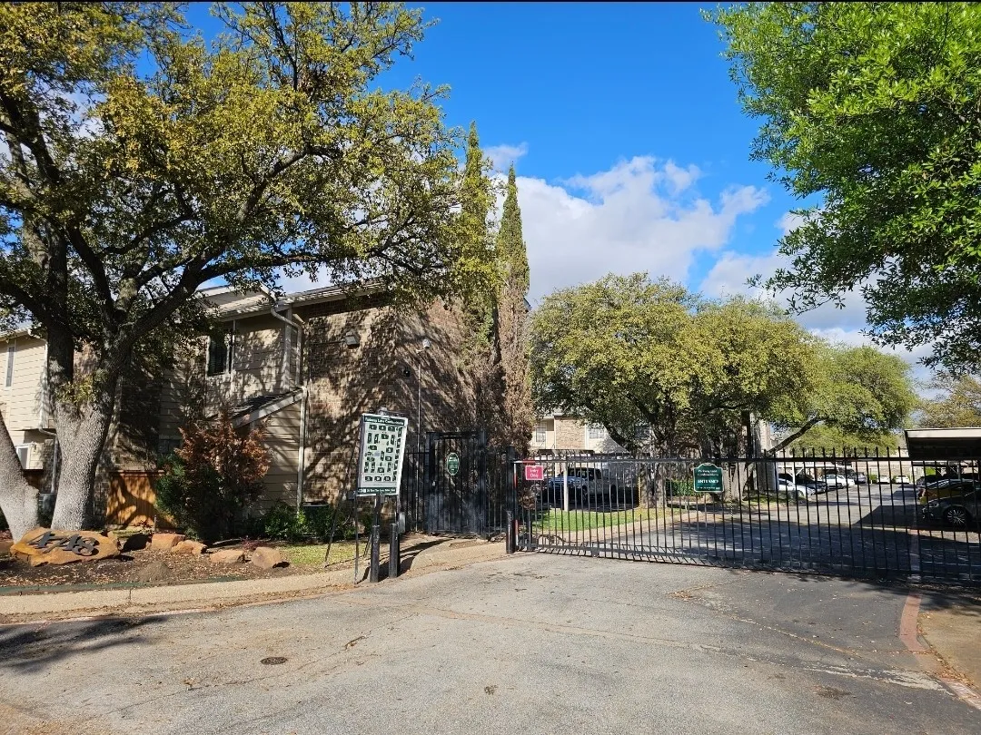 Condominium For Rent in Collin County , 4748 Old Bent Tree Lane 308, Dallas, Texas 75287, 1 Bedroom, 1 Bathroom, Garage spaces, 575 Sqft, built in 1985, Price $995, mls#21292410, Real Estate Agent in Dallas, Homes For Rent in Collin county, Homes For Rent in Dallas, Realtor in Dallas Texas, Real Estate Brokerage Independent Realty Texas, Luminita Cordes Realtor