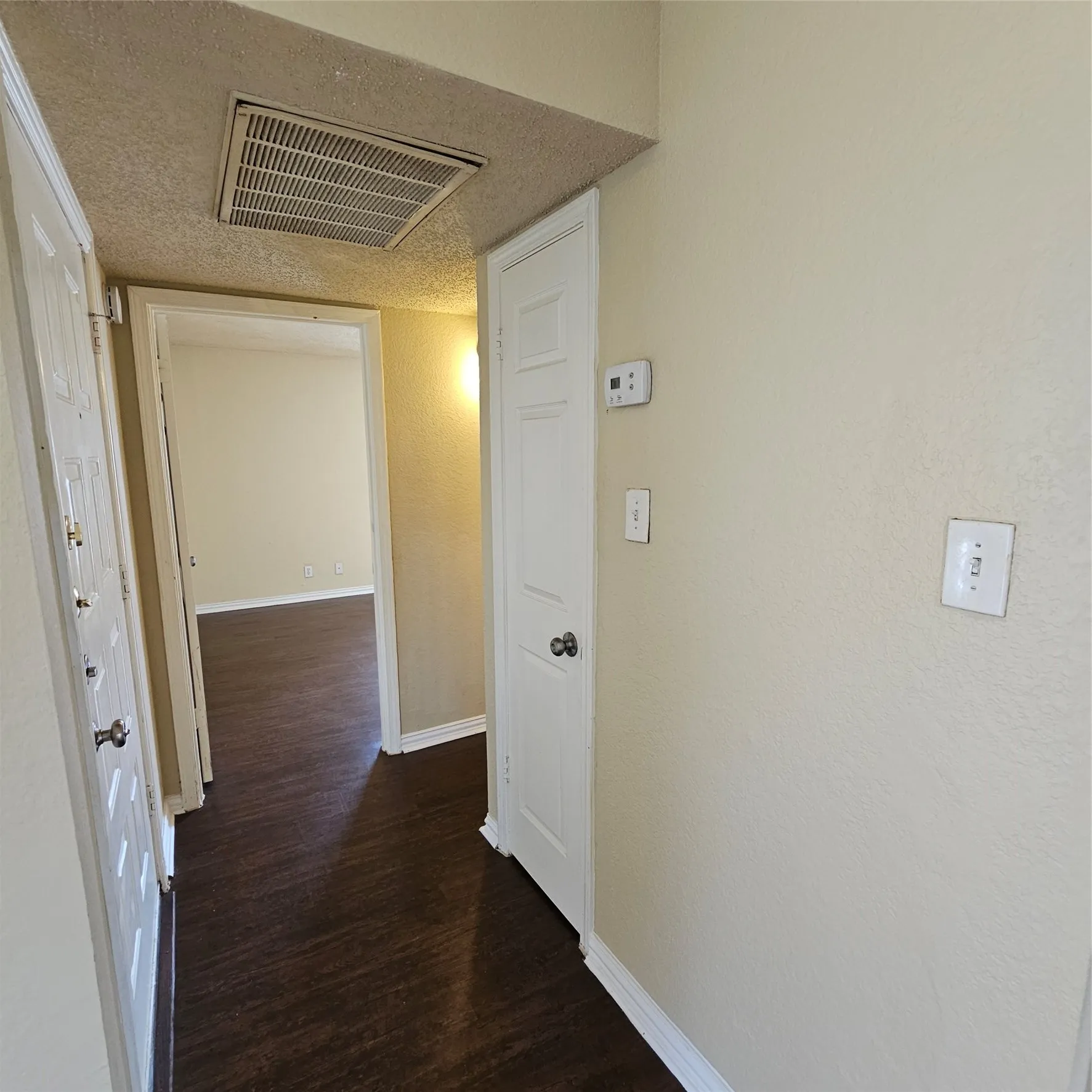 Condominium For Rent in Collin County , 4748 Old Bent Tree Lane 308, Dallas, Texas 75287, 1 Bedroom, 1 Bathroom, Garage spaces, 575 Sqft, built in 1985, Price $995, mls#21292410, Real Estate Agent in Dallas, Homes For Rent in Collin county, Homes For Rent in Dallas, Realtor in Dallas Texas, Real Estate Brokerage Independent Realty Texas, Luminita Cordes Realtor