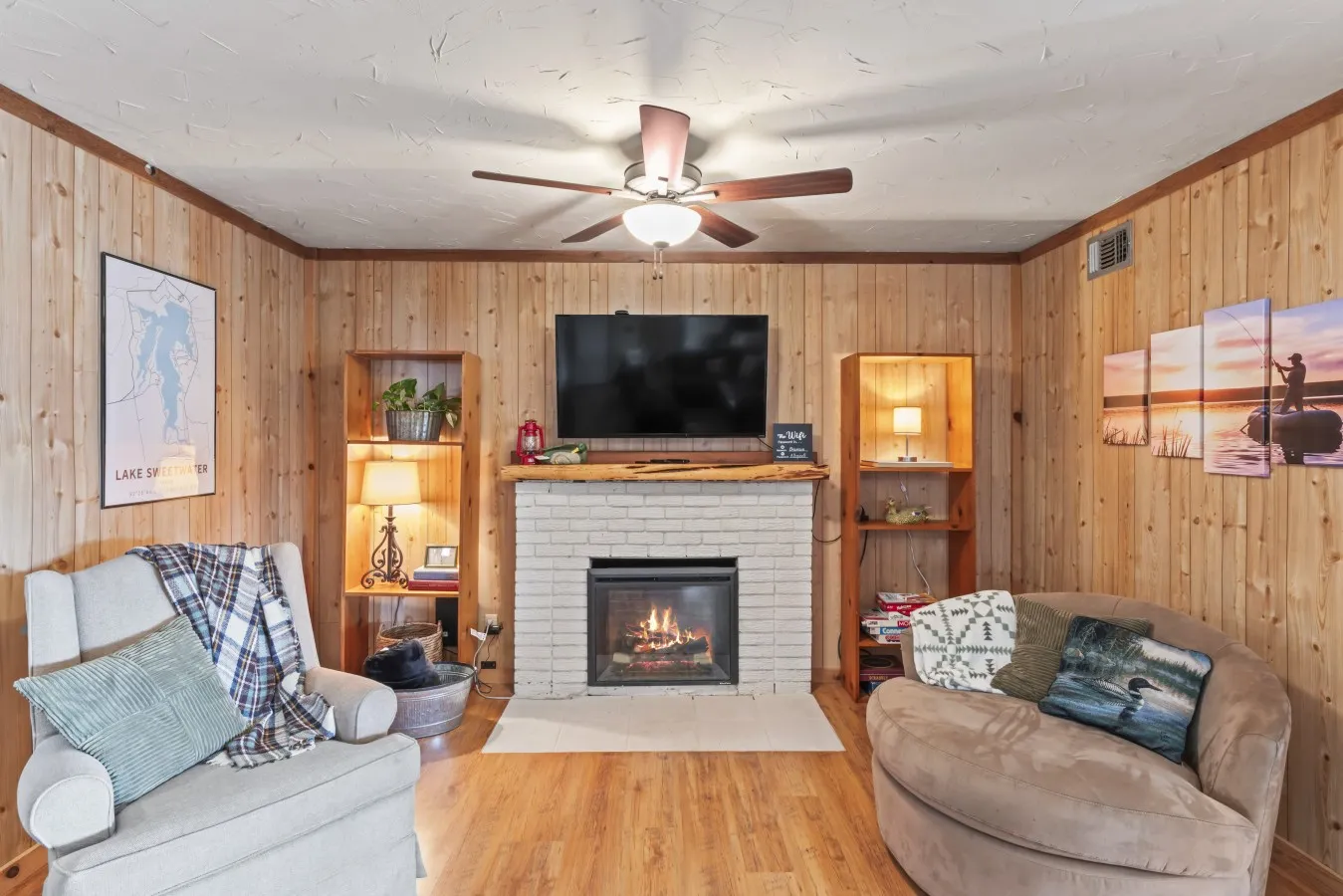 Single Family Residence For Sale in Nolan County , 184 County Road 246, Sweetwater, Texas 79556, 4 Bedroom, 3 Bathroom, 1 Garage spaces, 2,484 Sqft, built in 2004, Price $425,000, mls#21292419, Real Estate Agent in Sweetwater, Homes For Sale in Nolan county, Homes For Sale in Sweetwater, Realtor in Sweetwater Texas, Real Estate Brokerage Independent Realty Texas, Luminita Cordes Realtor