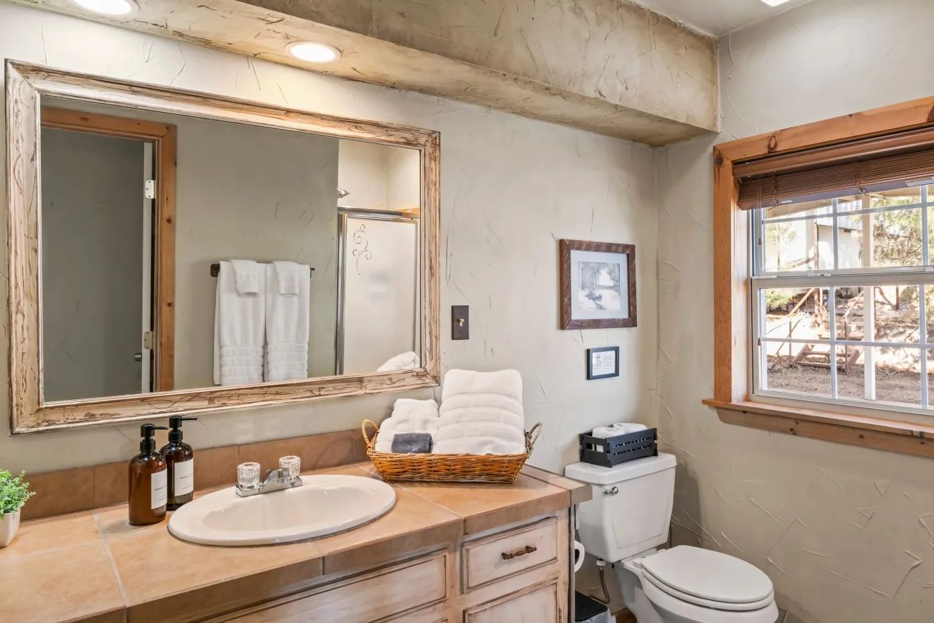 Single Family Residence For Sale in Nolan County , 184 County Road 246, Sweetwater, Texas 79556, 4 Bedroom, 3 Bathroom, 1 Garage spaces, 2,484 Sqft, built in 2004, Price $425,000, mls#21292419, Real Estate Agent in Sweetwater, Homes For Sale in Nolan county, Homes For Sale in Sweetwater, Realtor in Sweetwater Texas, Real Estate Brokerage Independent Realty Texas, Luminita Cordes Realtor