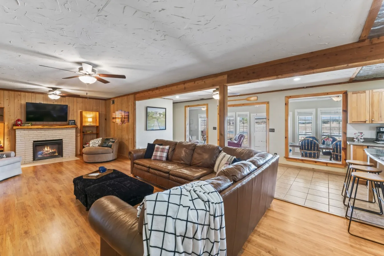 Single Family Residence For Sale in Nolan County , 184 County Road 246, Sweetwater, Texas 79556, 4 Bedroom, 3 Bathroom, 1 Garage spaces, 2,484 Sqft, built in 2004, Price $425,000, mls#21292419, Real Estate Agent in Sweetwater, Homes For Sale in Nolan county, Homes For Sale in Sweetwater, Realtor in Sweetwater Texas, Real Estate Brokerage Independent Realty Texas, Luminita Cordes Realtor