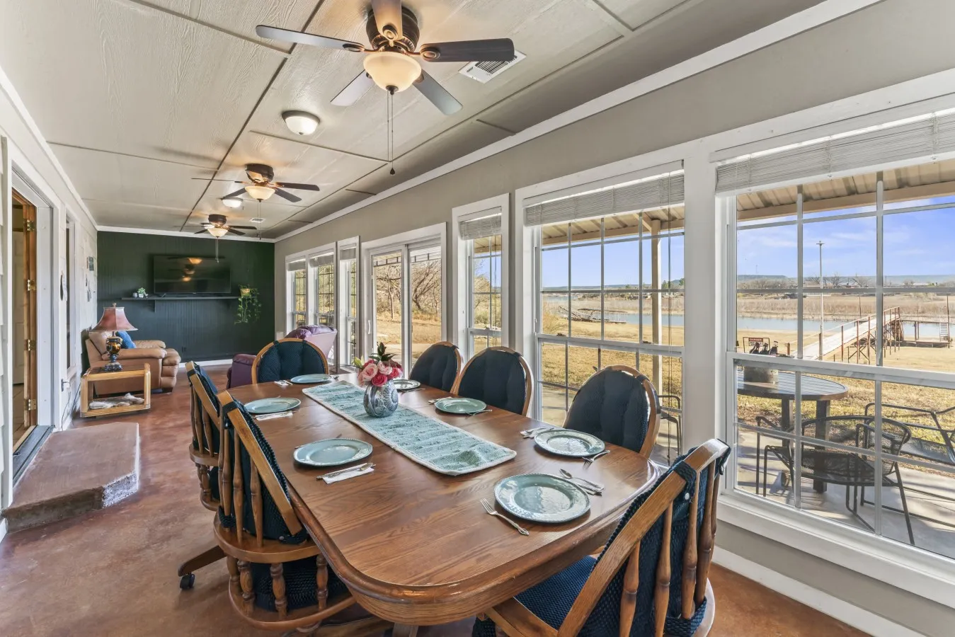 Single Family Residence For Sale in Nolan County , 184 County Road 246, Sweetwater, Texas 79556, 4 Bedroom, 3 Bathroom, 1 Garage spaces, 2,484 Sqft, built in 2004, Price $425,000, mls#21292419, Real Estate Agent in Sweetwater, Homes For Sale in Nolan county, Homes For Sale in Sweetwater, Realtor in Sweetwater Texas, Real Estate Brokerage Independent Realty Texas, Luminita Cordes Realtor