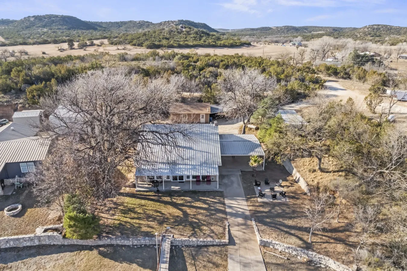 Single Family Residence For Sale in Nolan County , 184 County Road 246, Sweetwater, Texas 79556, 4 Bedroom, 3 Bathroom, 1 Garage spaces, 2,484 Sqft, built in 2004, Price $425,000, mls#21292419, Real Estate Agent in Sweetwater, Homes For Sale in Nolan county, Homes For Sale in Sweetwater, Realtor in Sweetwater Texas, Real Estate Brokerage Independent Realty Texas, Luminita Cordes Realtor
