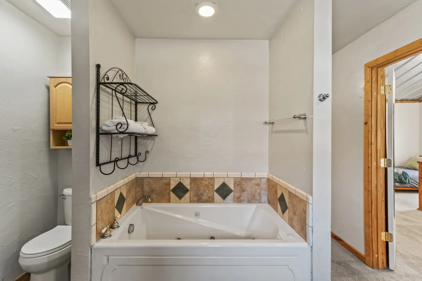 Single Family Residence For Sale in Nolan County , 184 County Road 246, Sweetwater, Texas 79556, 4 Bedroom, 3 Bathroom, 1 Garage spaces, 2,484 Sqft, built in 2004, Price $425,000, mls#21292419, Real Estate Agent in Sweetwater, Homes For Sale in Nolan county, Homes For Sale in Sweetwater, Realtor in Sweetwater Texas, Real Estate Brokerage Independent Realty Texas, Luminita Cordes Realtor