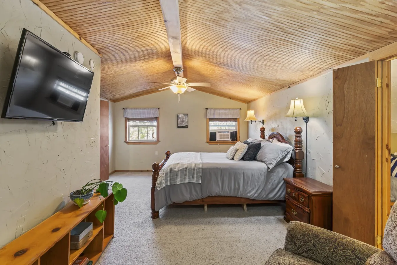 Single Family Residence For Sale in Nolan County , 184 County Road 246, Sweetwater, Texas 79556, 4 Bedroom, 3 Bathroom, 1 Garage spaces, 2,484 Sqft, built in 2004, Price $425,000, mls#21292419, Real Estate Agent in Sweetwater, Homes For Sale in Nolan county, Homes For Sale in Sweetwater, Realtor in Sweetwater Texas, Real Estate Brokerage Independent Realty Texas, Luminita Cordes Realtor