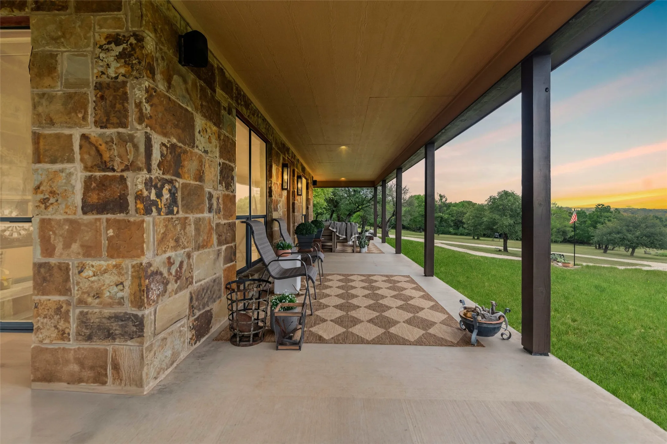 Farm For Sale in Erath County , 27475 N Us-281, Stephenville, Texas 76401, 3 Bedroom, 2 Bathroom, Garage spaces, 2,040 Sqft, built in 2011, mls#21291791, Real Estate Agent in Stephenville, Homes For Sale in Erath county, Homes For Sale in Stephenville, Realtor in Stephenville Texas, Real Estate Brokerage Independent Realty Texas, Luminita Cordes Realtor