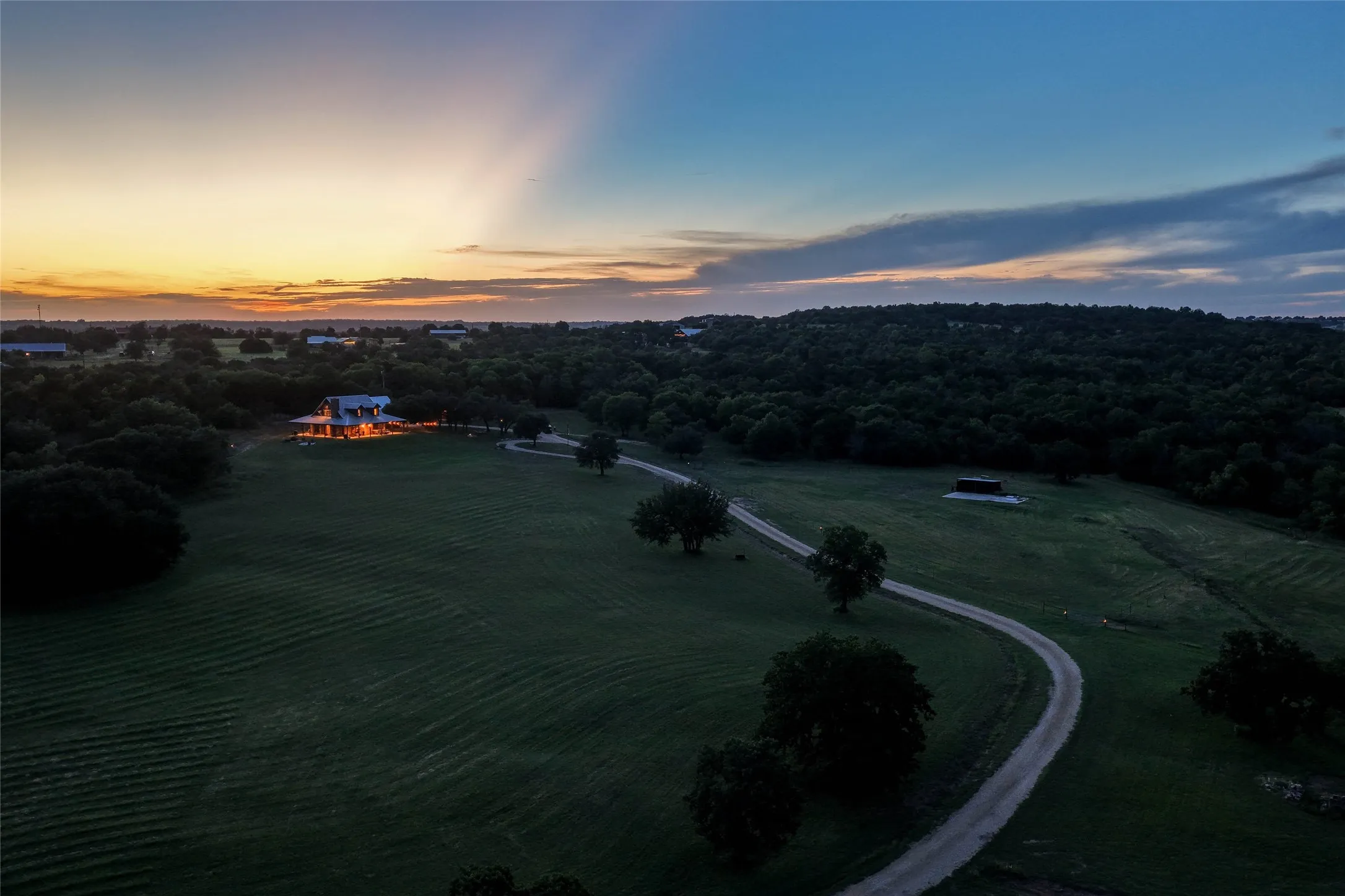 Farm For Sale in Erath County , 27475 N Us-281, Stephenville, Texas 76401, 3 Bedroom, 2 Bathroom, Garage spaces, 2,040 Sqft, built in 2011, mls#21291791, Real Estate Agent in Stephenville, Homes For Sale in Erath county, Homes For Sale in Stephenville, Realtor in Stephenville Texas, Real Estate Brokerage Independent Realty Texas, Luminita Cordes Realtor